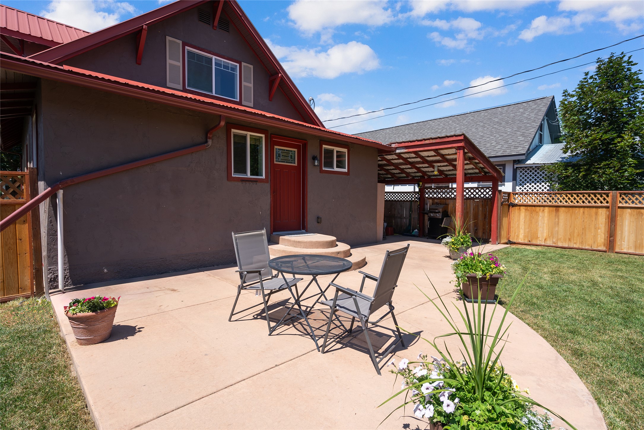 625 Columbia Avenue Property Photo 4