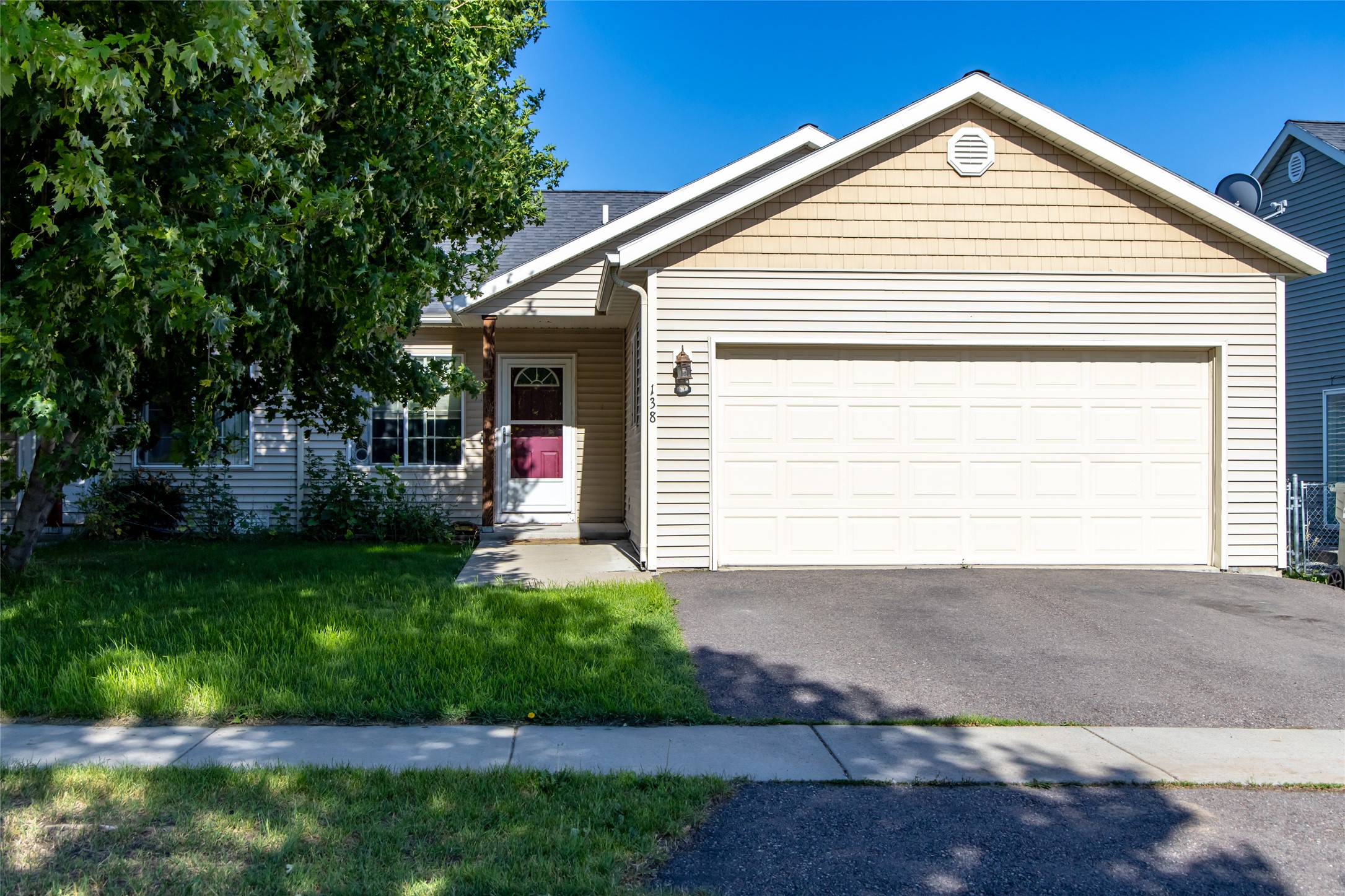 138 Empire Loop Property Photo 1