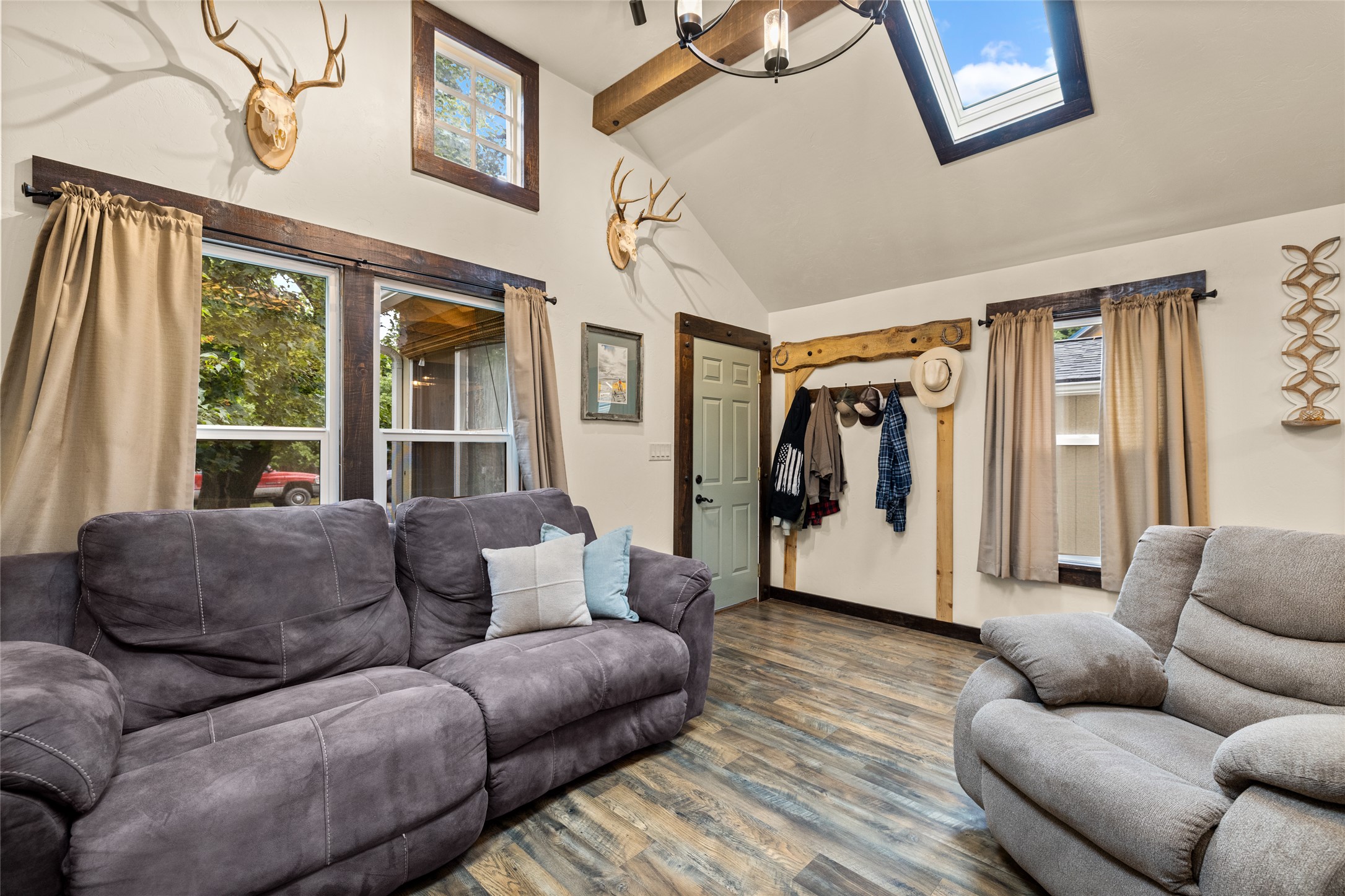 330 12th Street E Property Photo 5