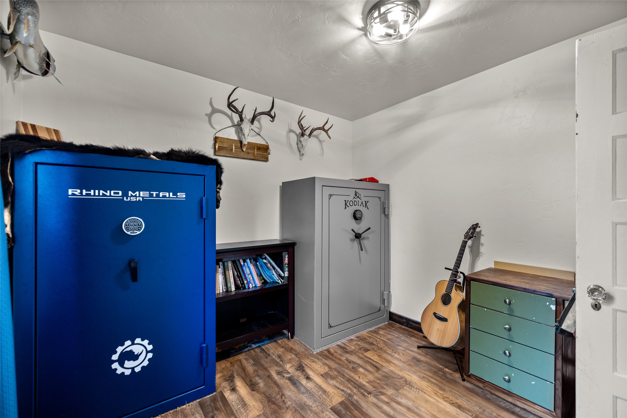 330 12th Street E Property Photo 16