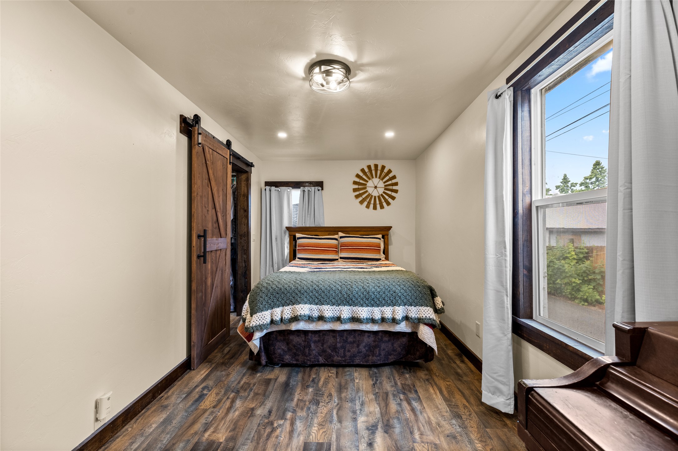 330 12th Street E Property Photo 22