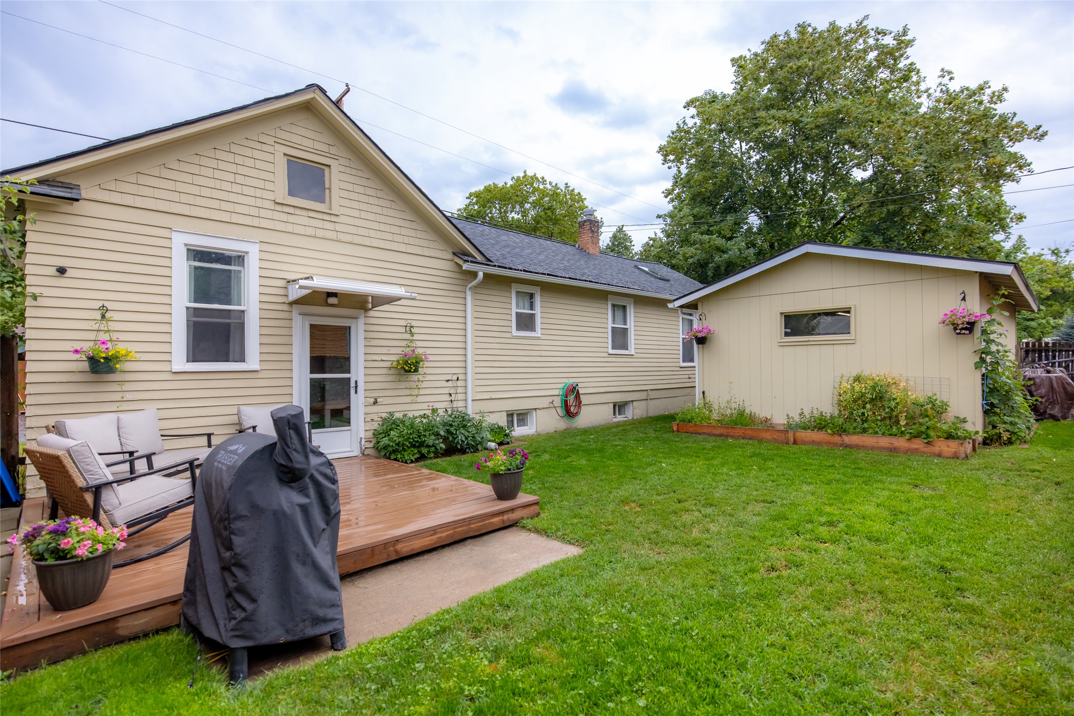 330 12th Street E Property Photo 34