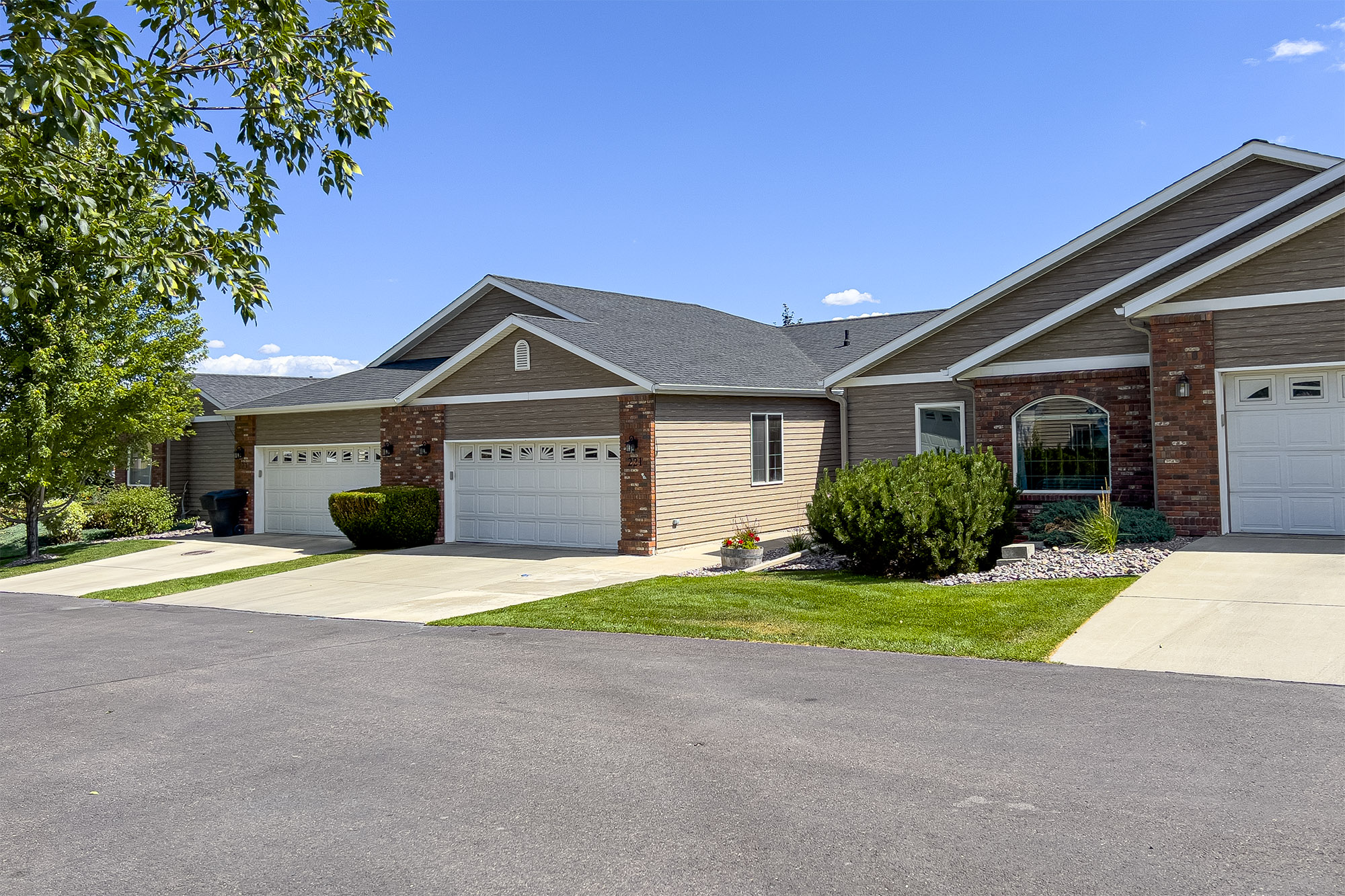 221 Commons Way