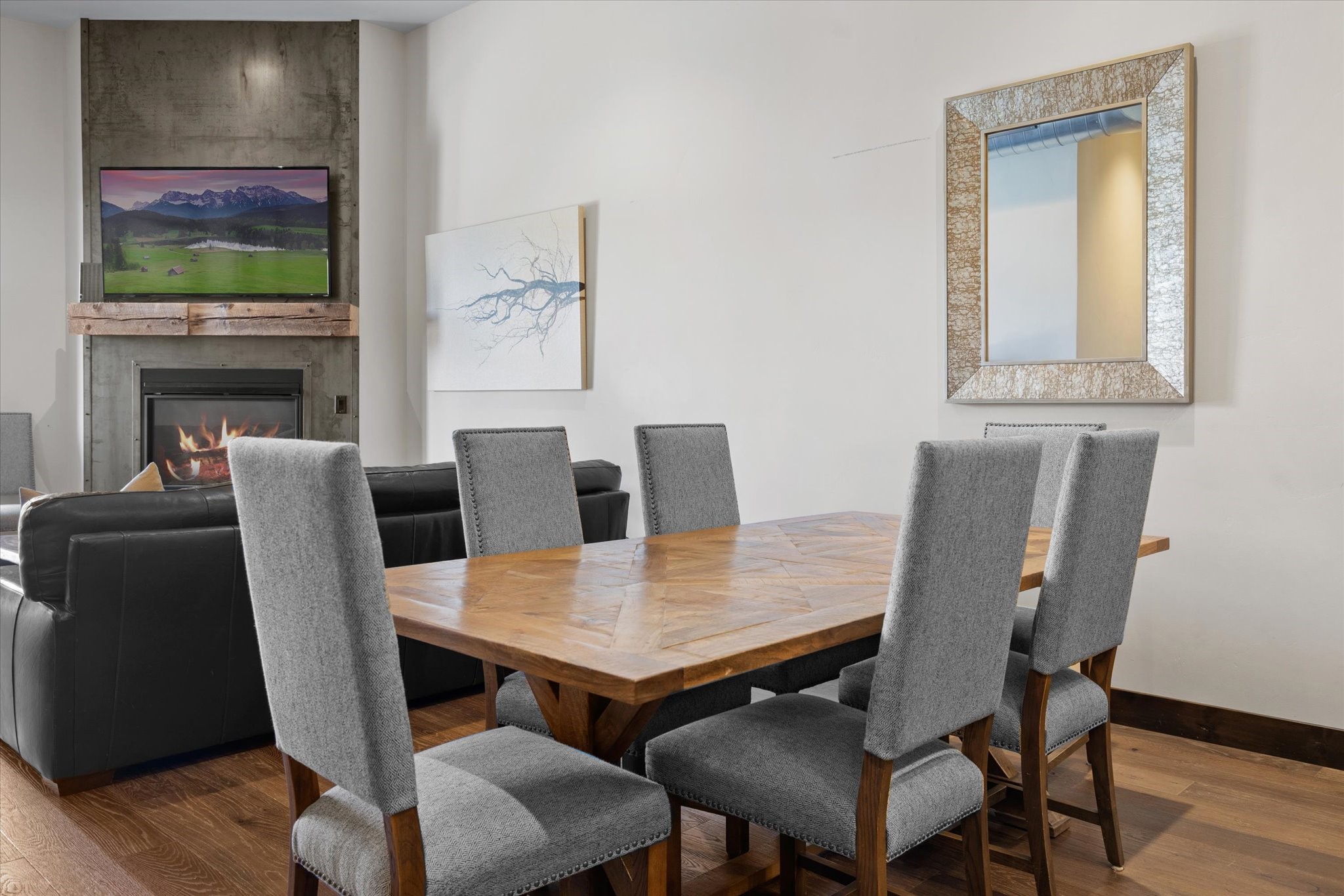 214 E 2nd Street 301 Property Photo 5