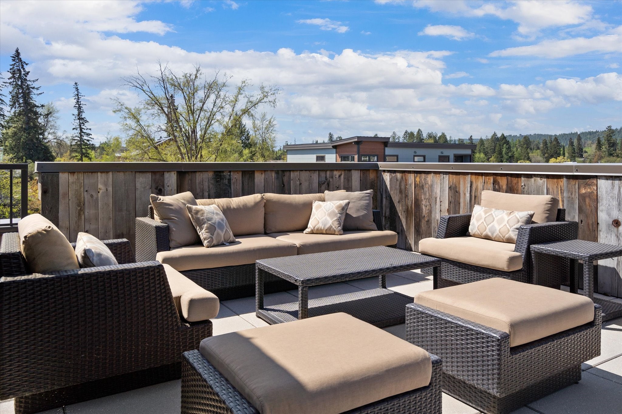 214 E 2nd Street 301 Property Photo 12