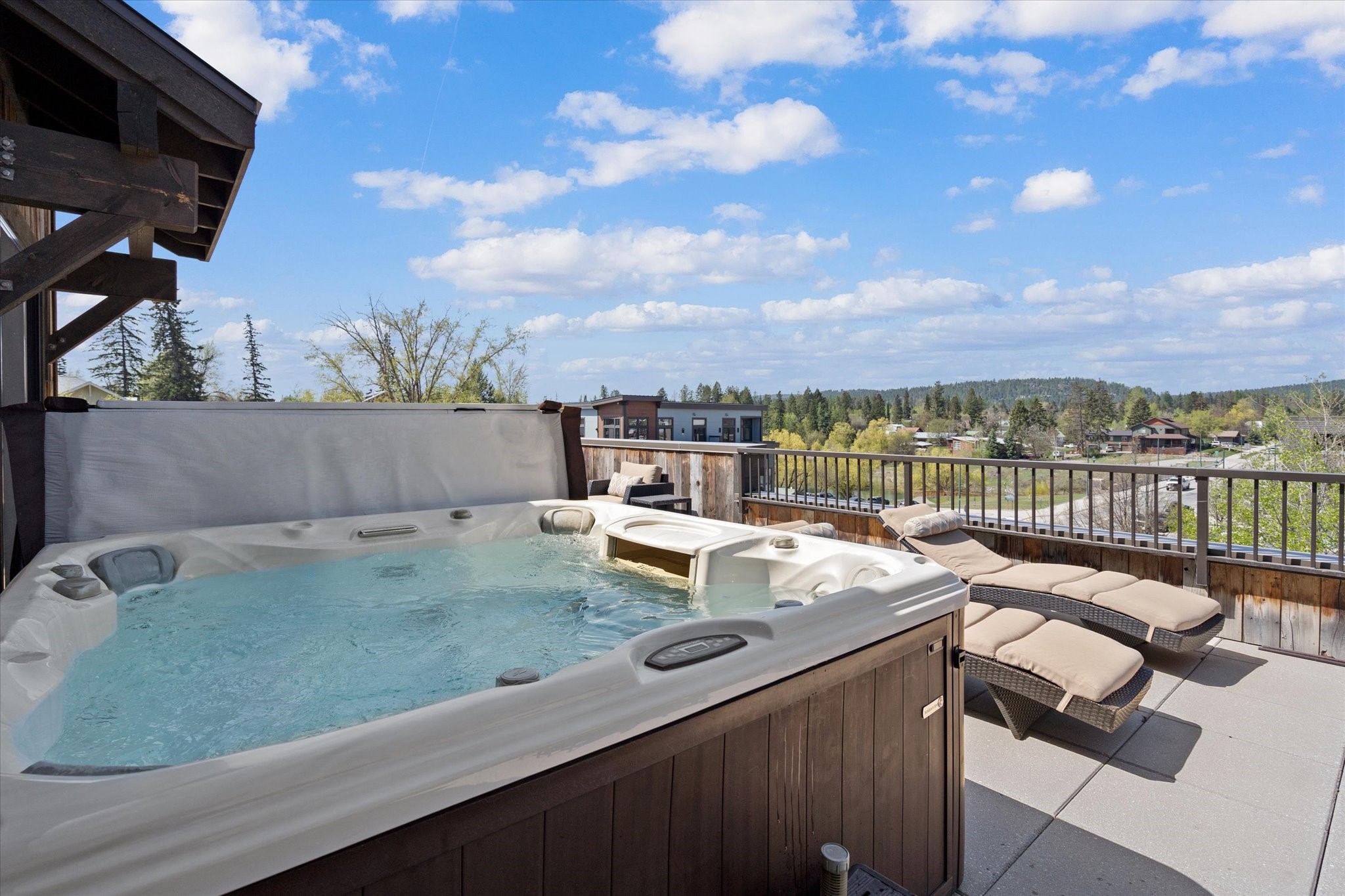 214 E 2nd Street 301 Property Photo 14