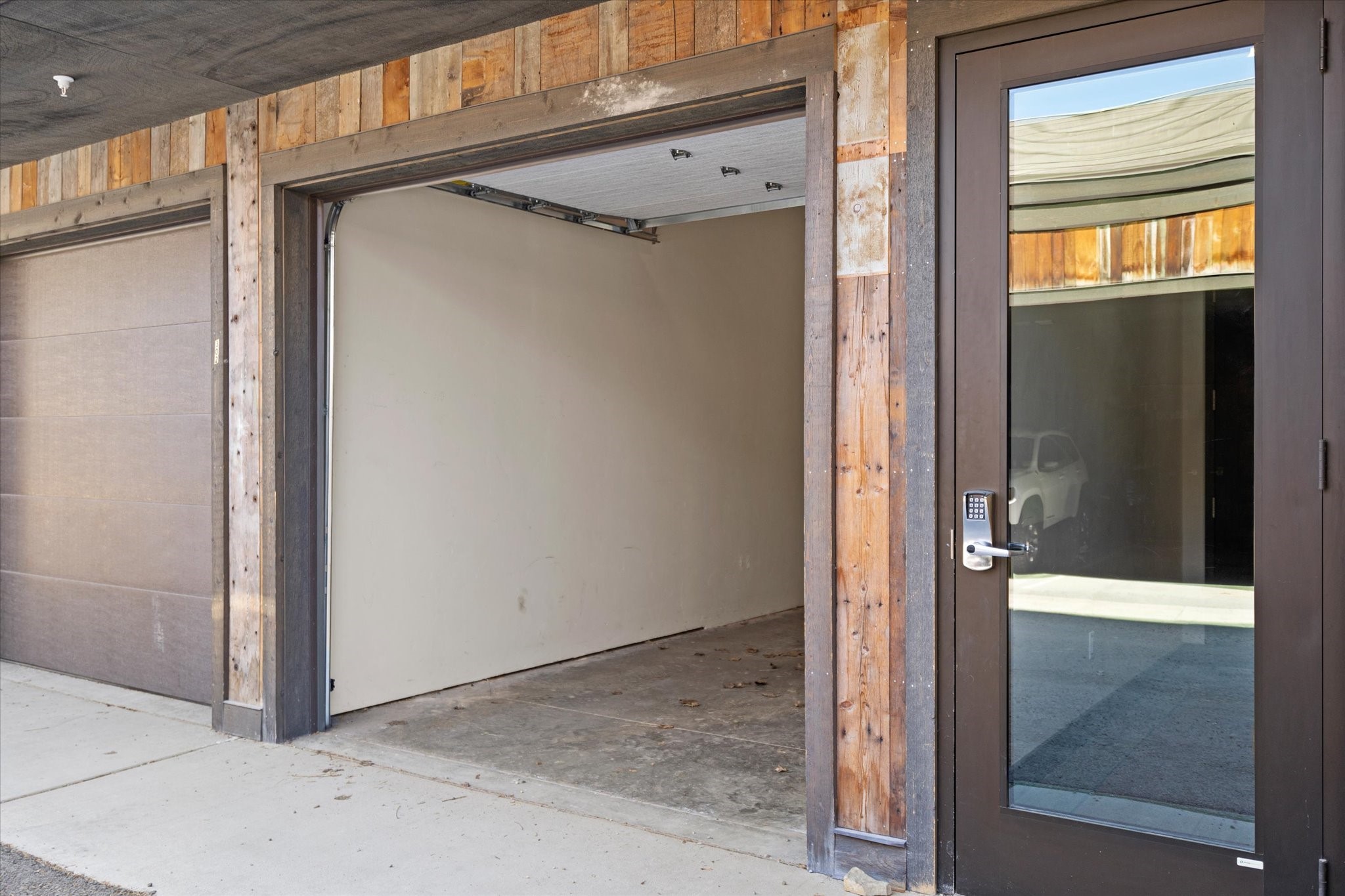 214 E 2nd Street 301 Property Photo 35