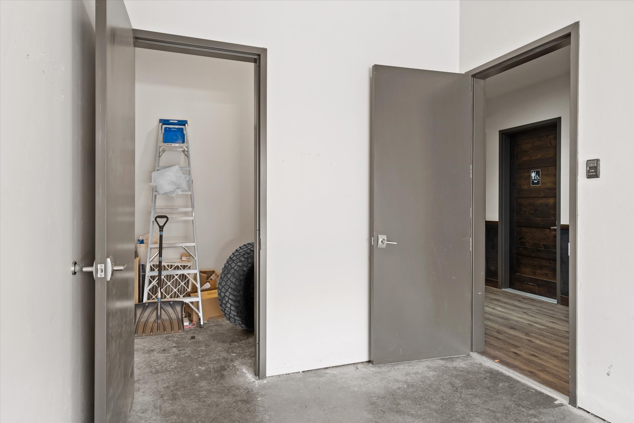 214 E 2nd Street 301 Property Photo 38