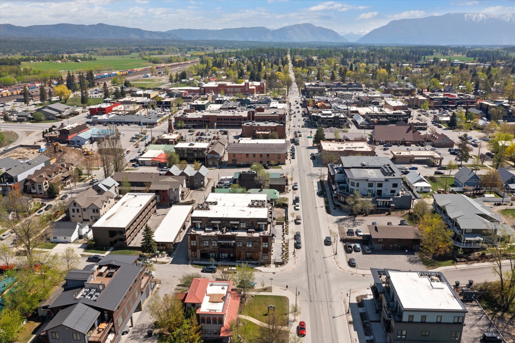 214 E 2nd Street 301 Property Photo 44