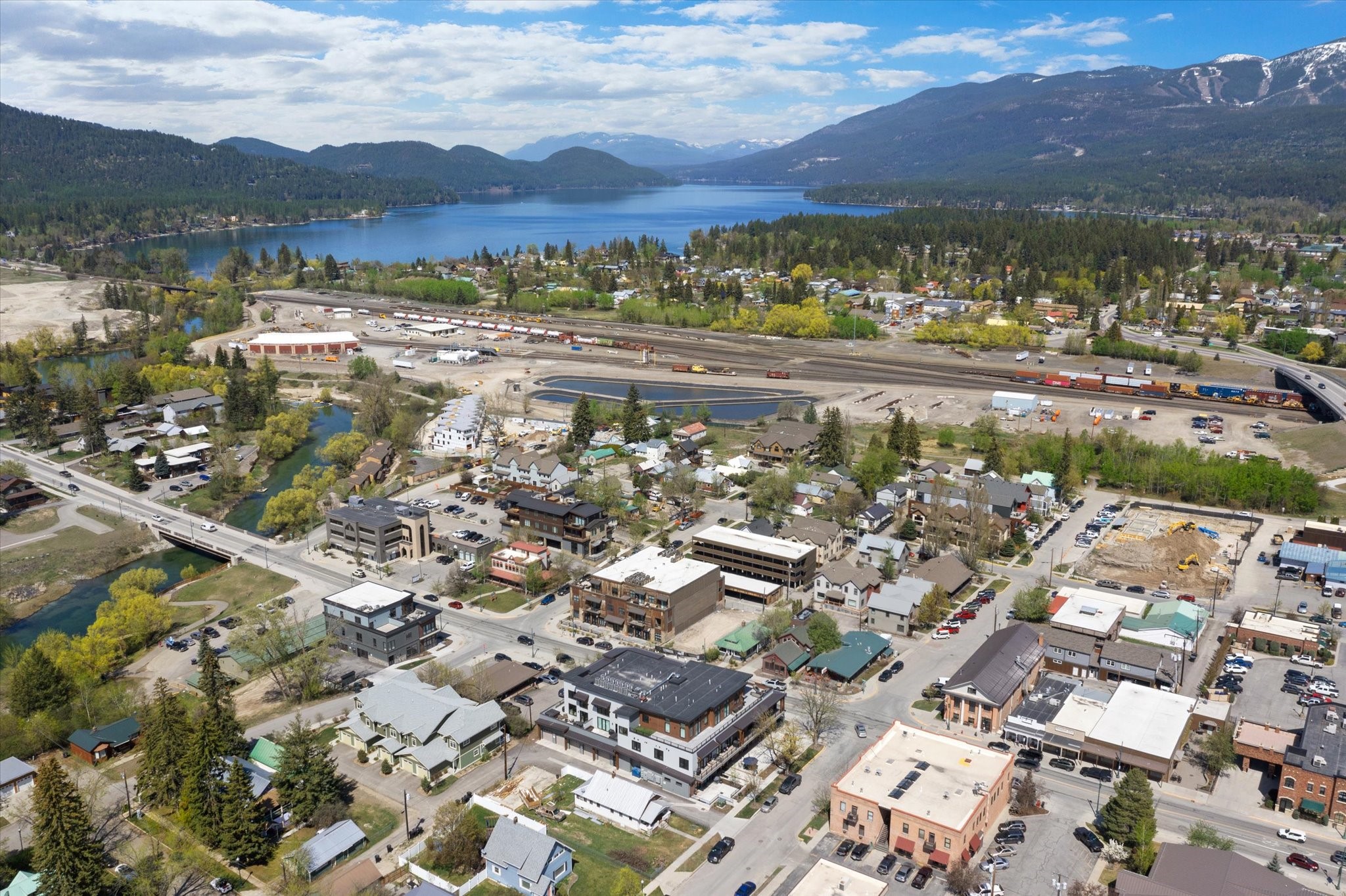 214 E 2nd Street 301 Property Photo 49