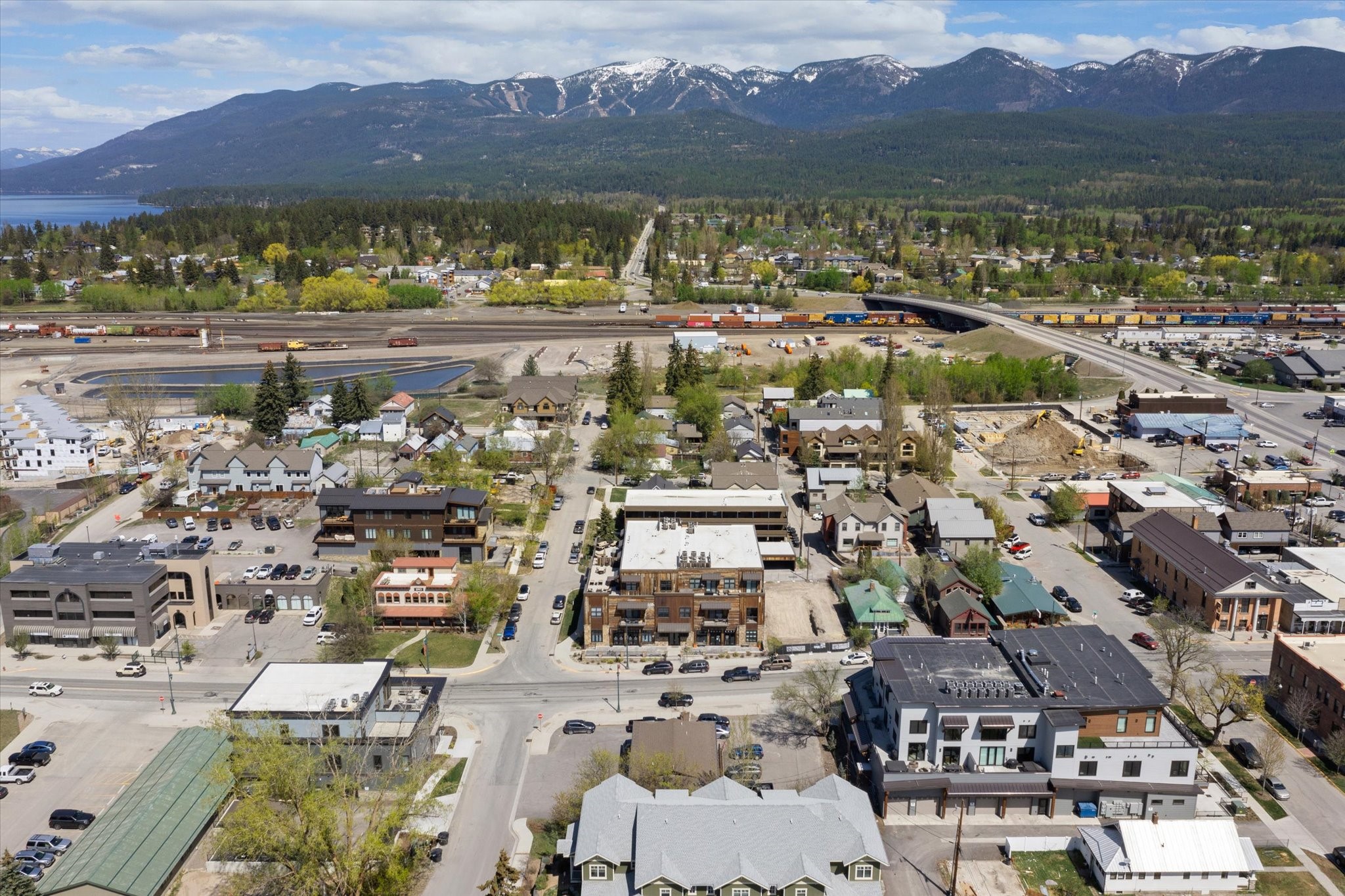 214 E 2nd Street 301 Property Photo 50