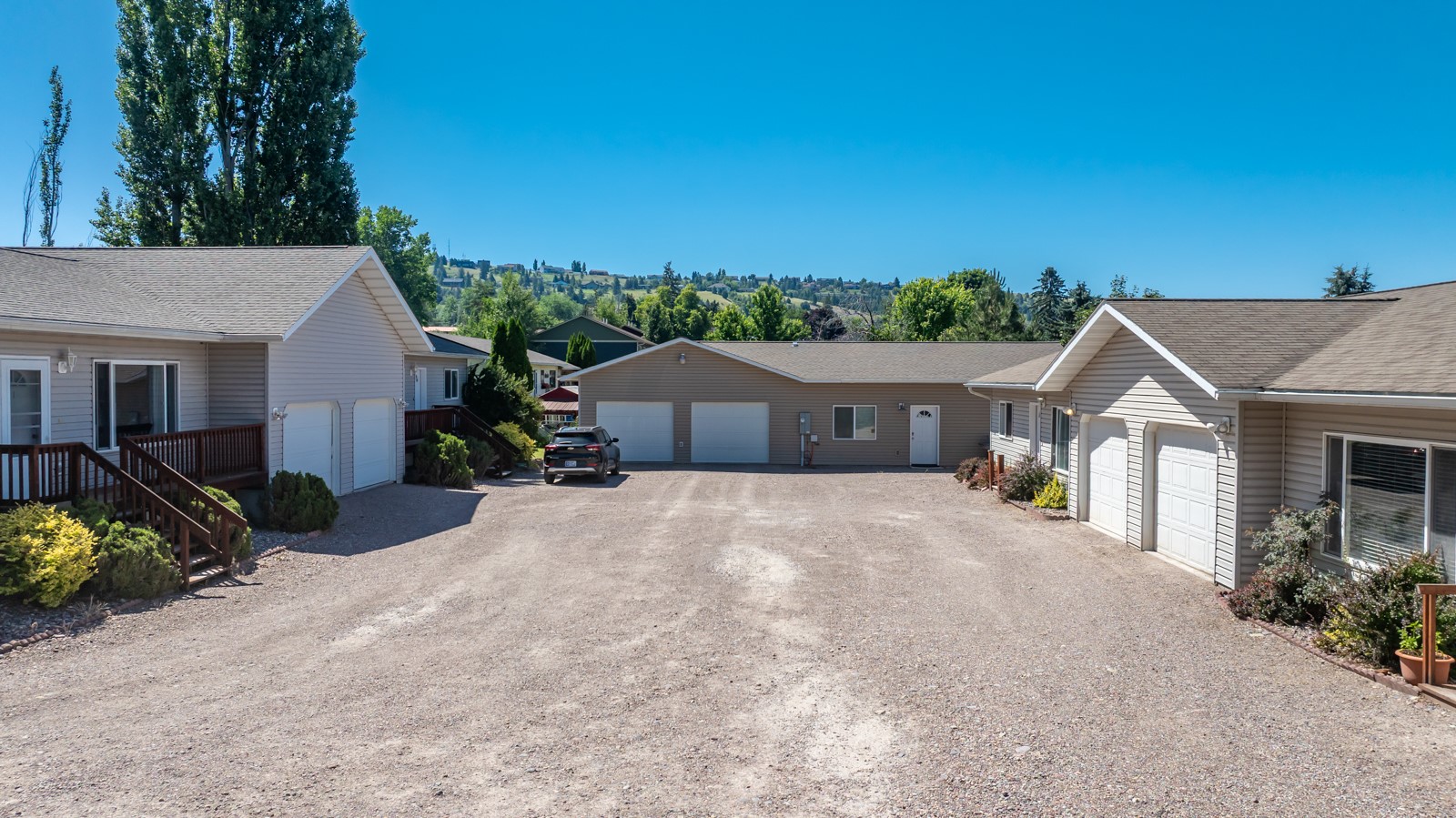1114 Hillcrest Drive Property Photo