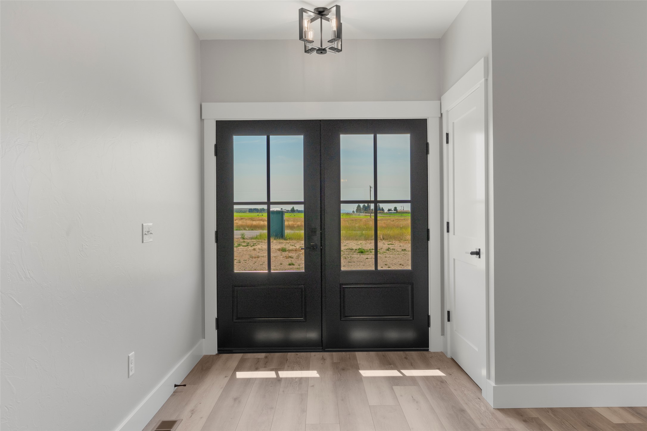 5 Stoney Trail Property Photo 2