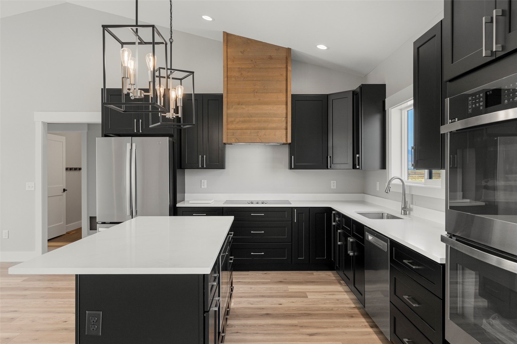 5 Stoney Trail Property Photo 6