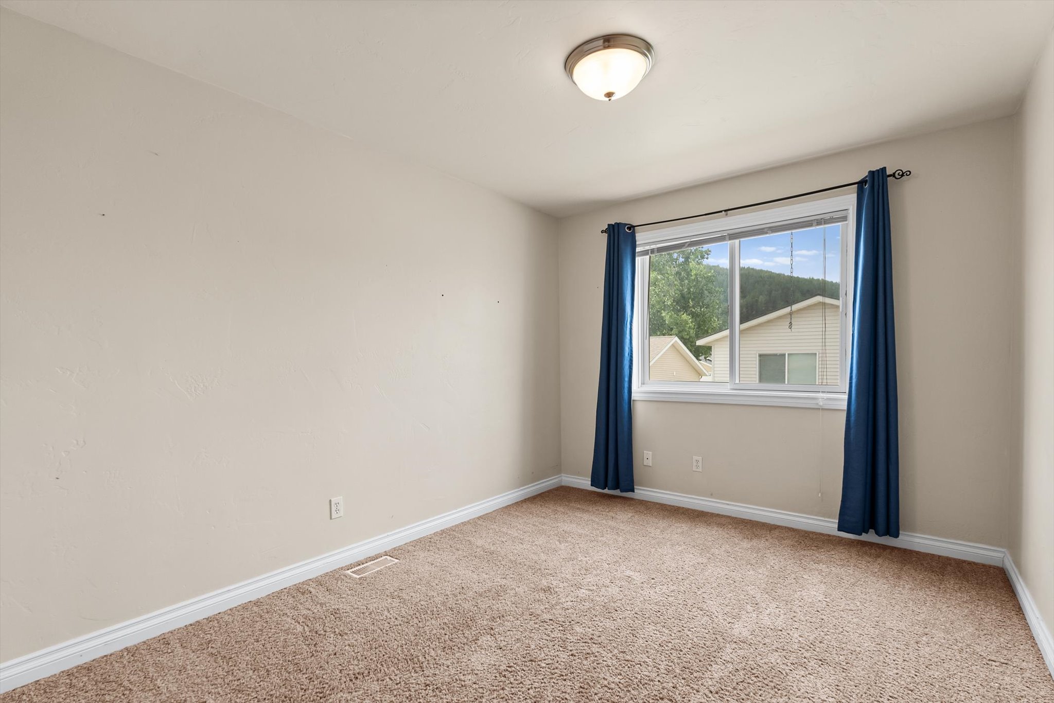 112 Boise Avenue Property Photo 21