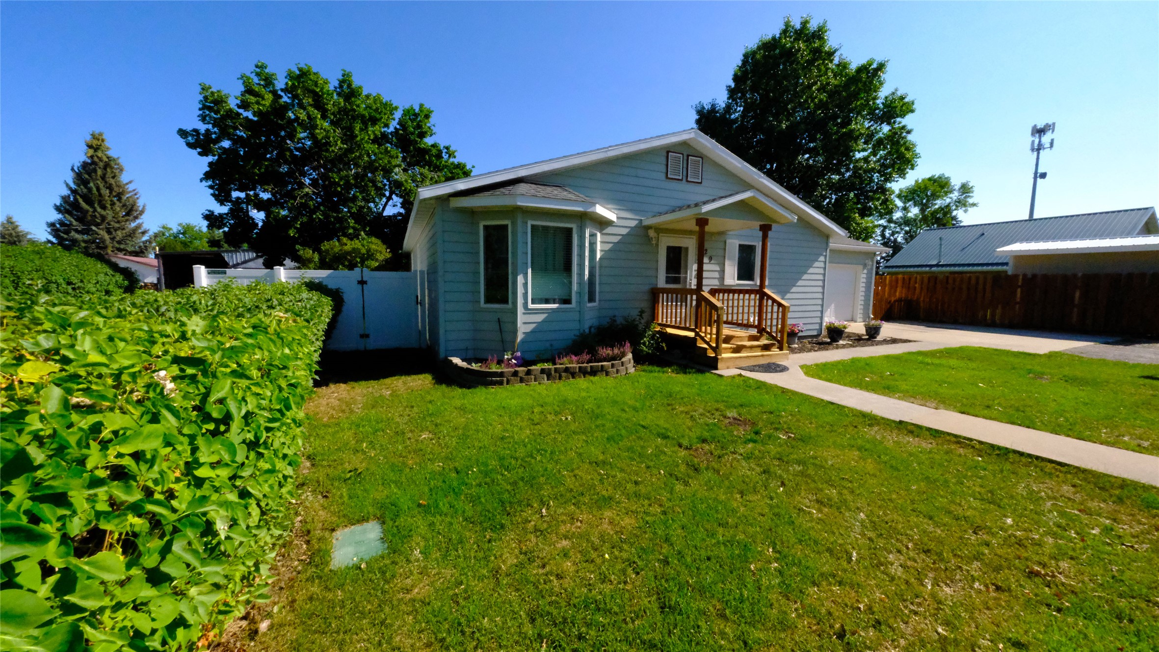 629 2nd Avenue S Property Photo 4