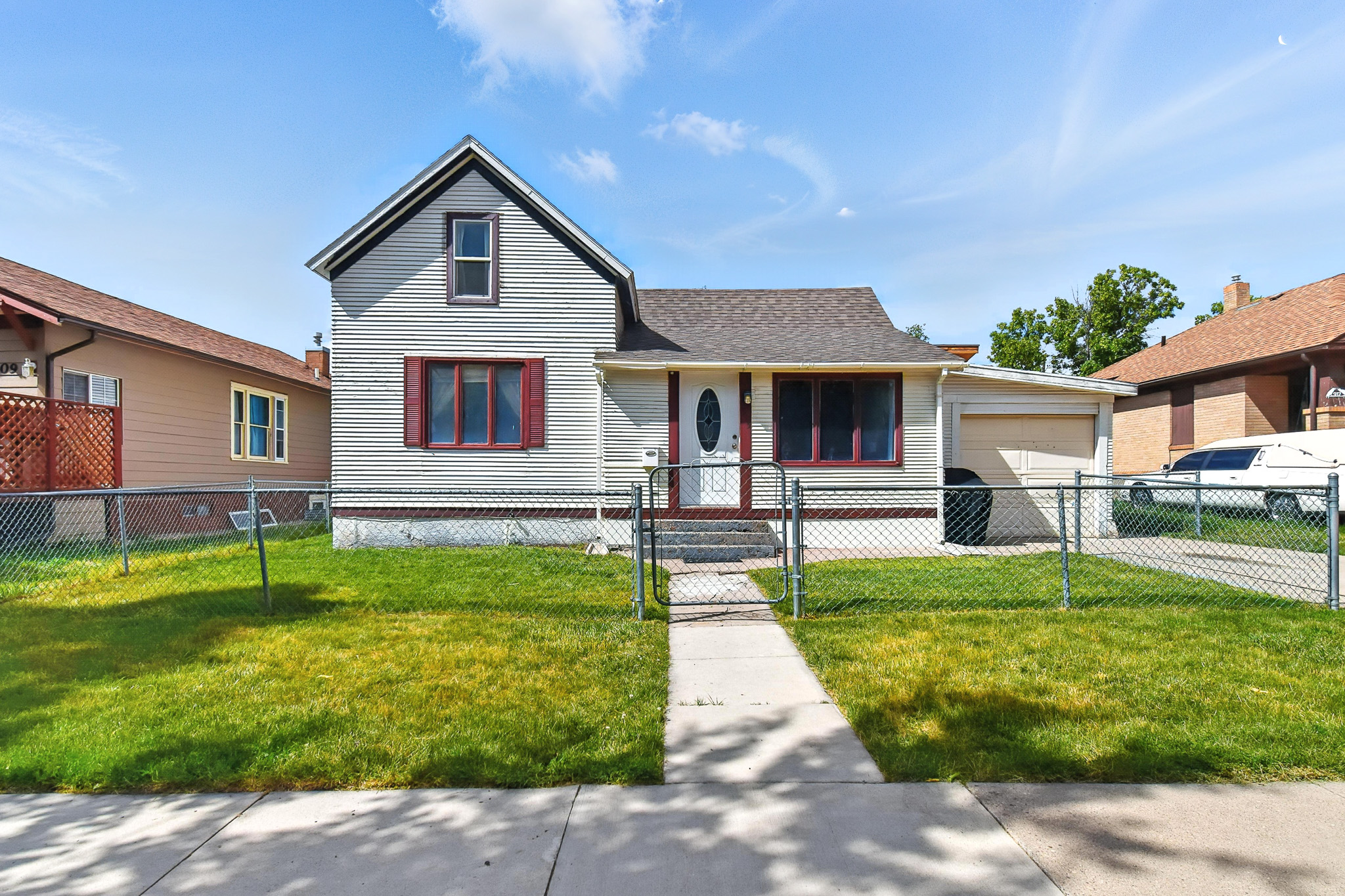 915 7th Avenue N Property Photo 1