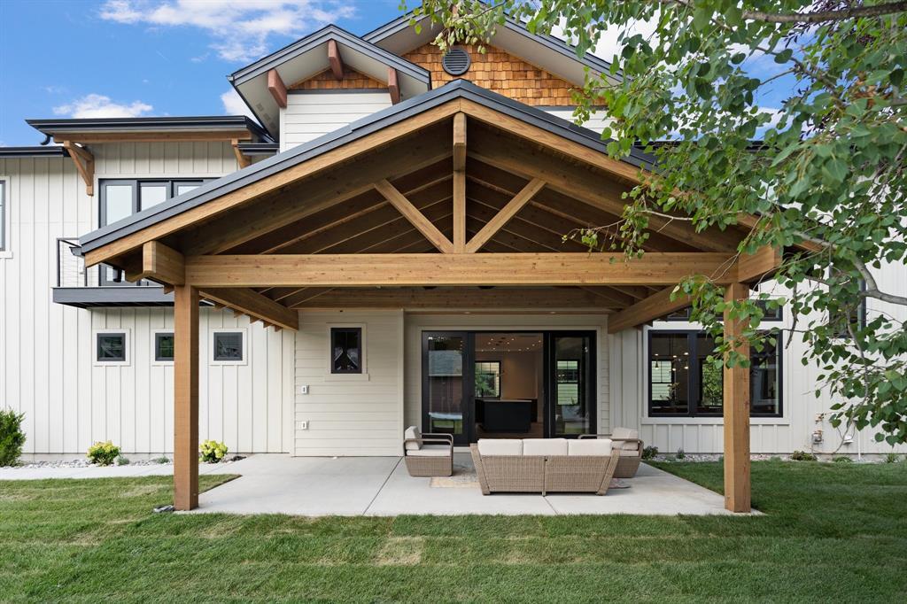 5082 Portage Way Property Photo 6