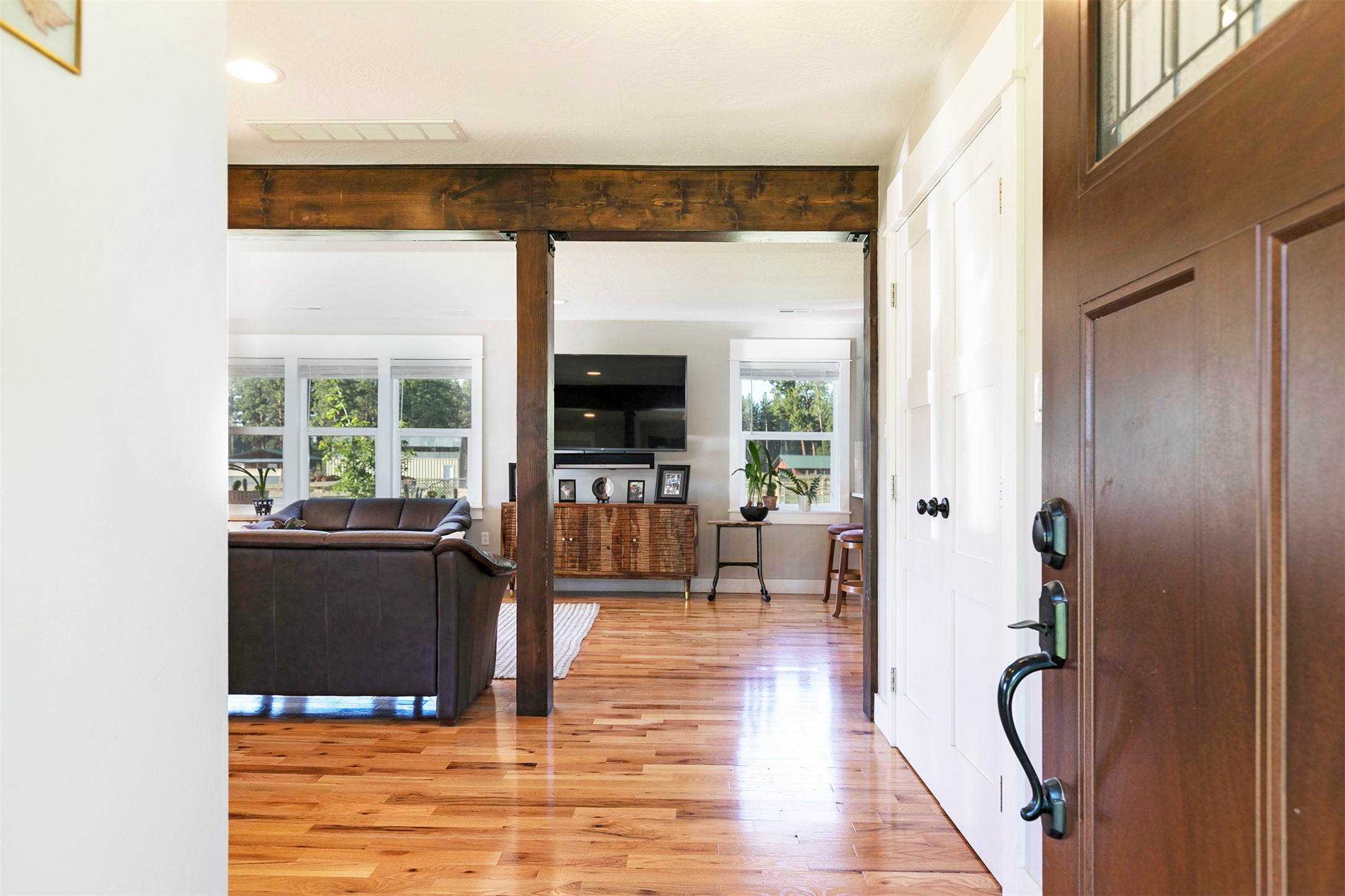 4354 Carolin Lane Property Photo 4