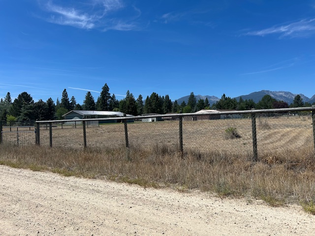 231 Silverbow Drive Property Photo 6