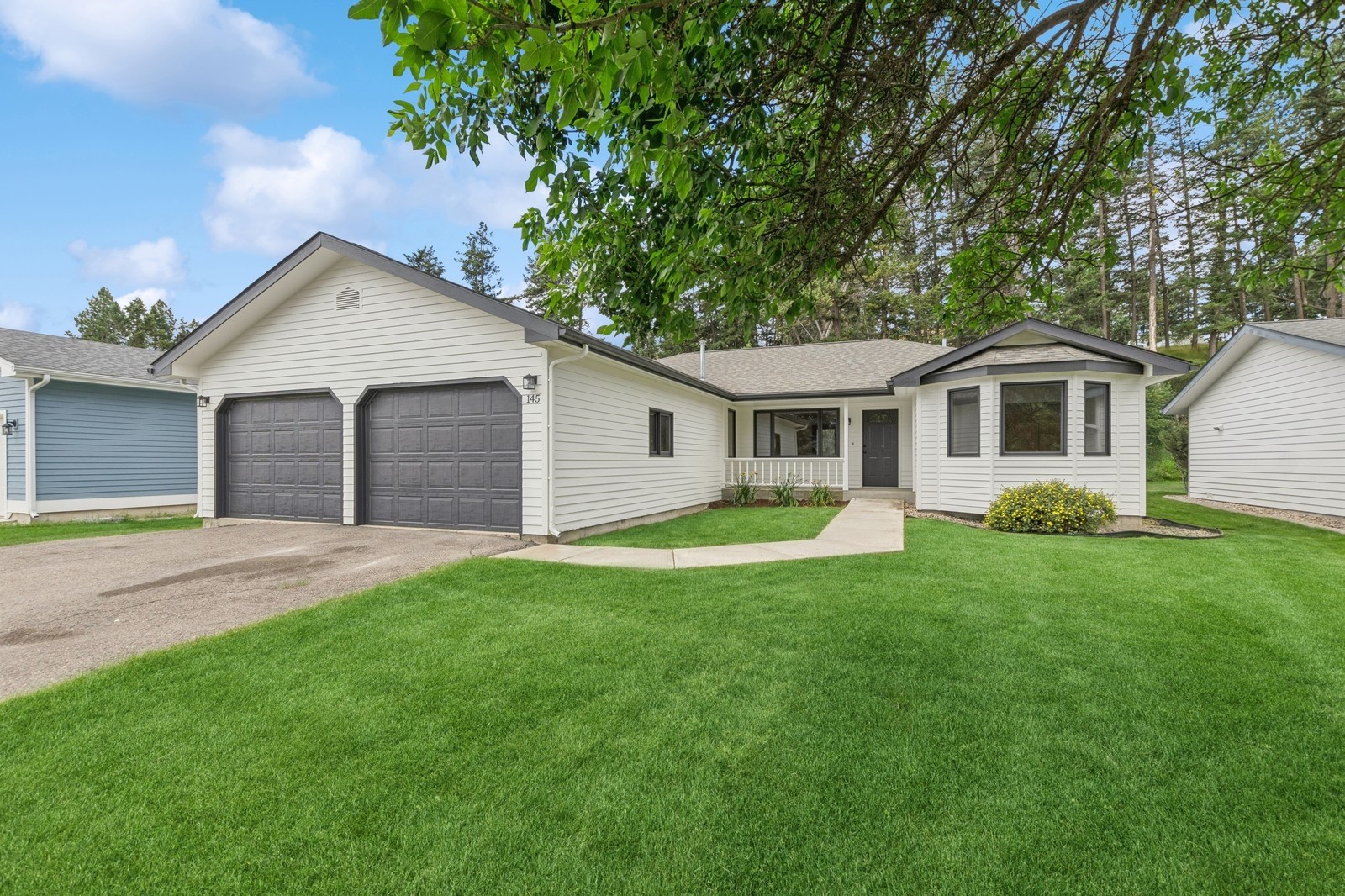 145 W Nicklaus Avenue Property Photo 1
