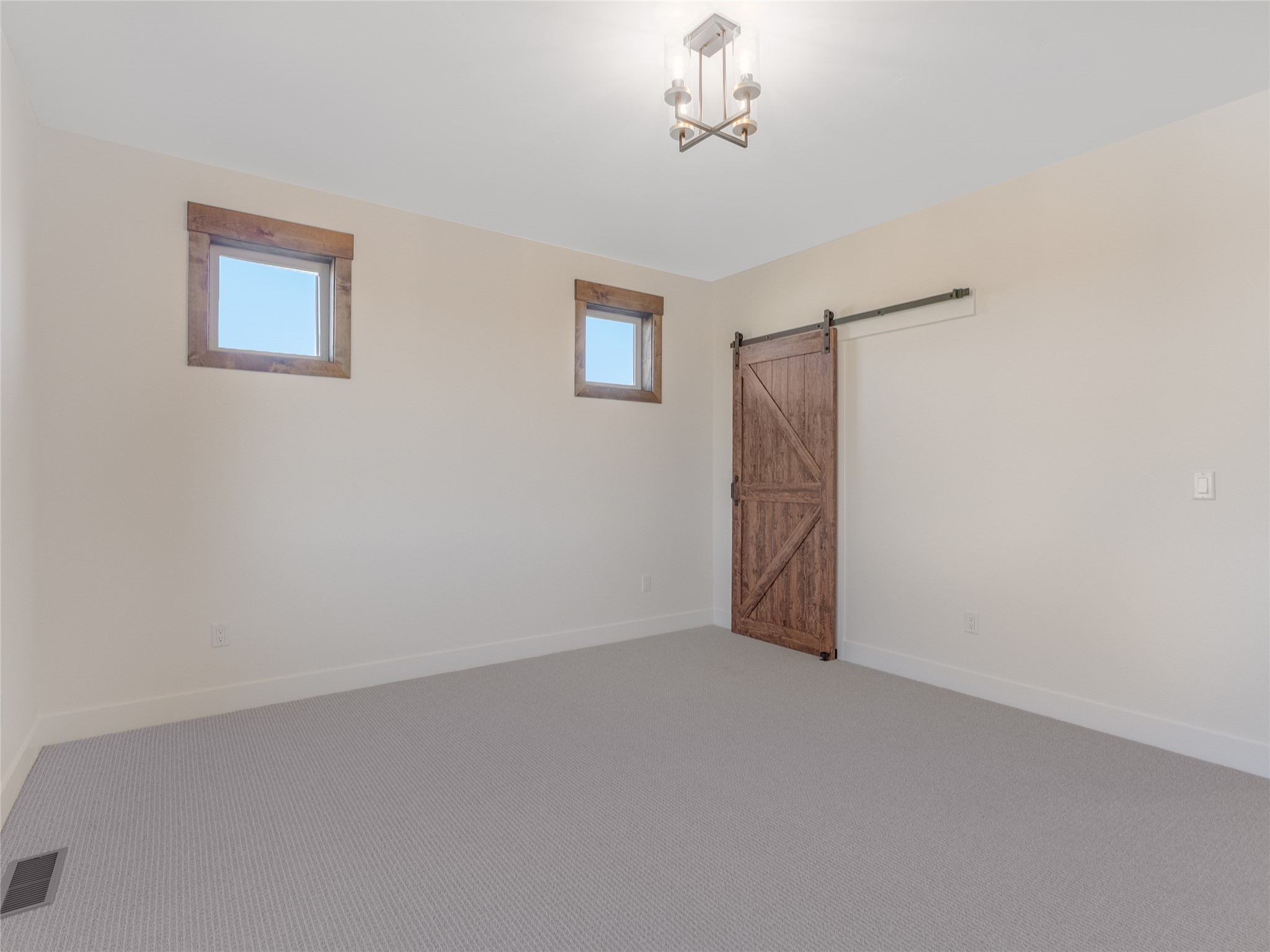 375 Jefferson Street Property Photo 28