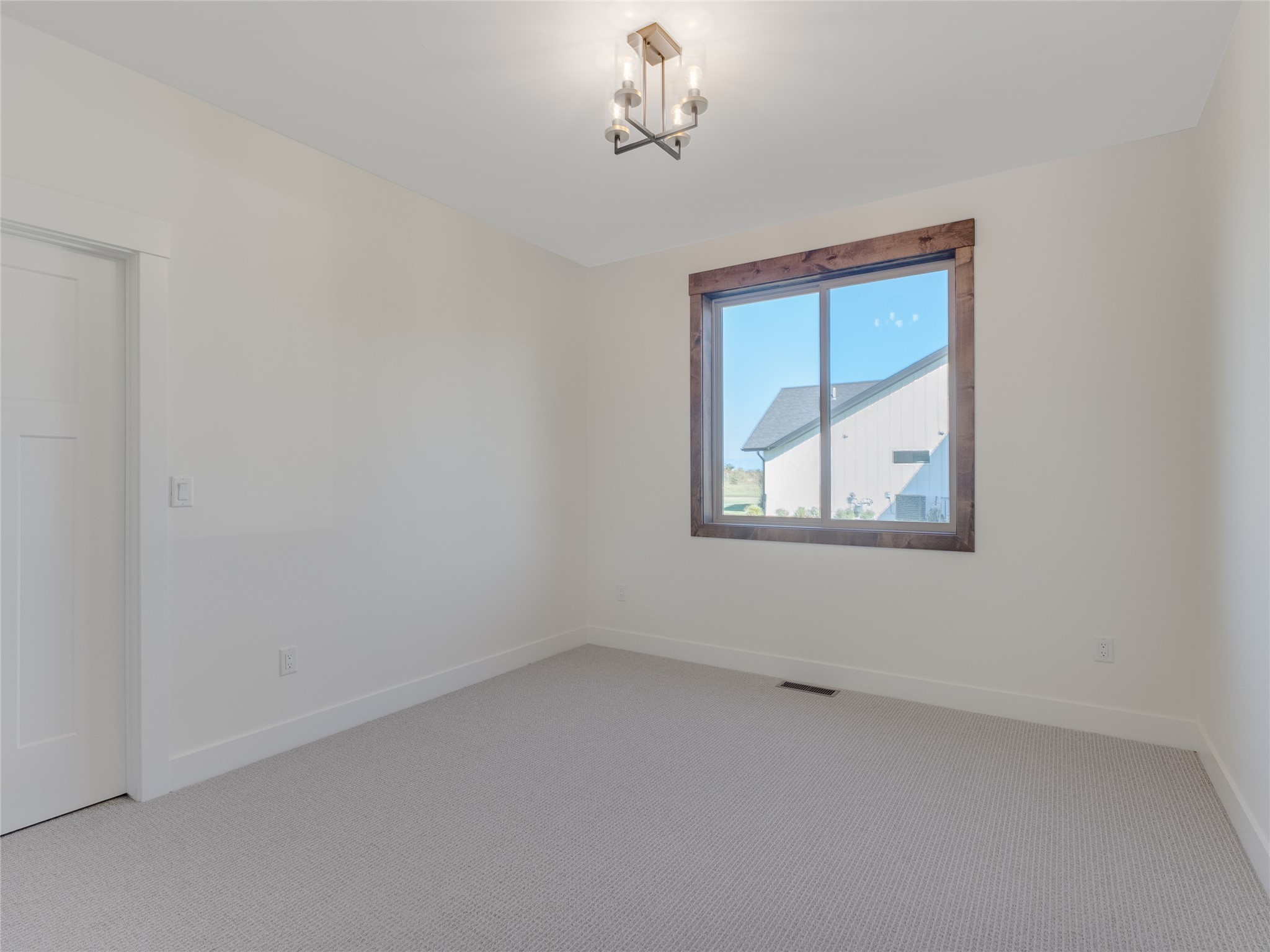 375 Jefferson Street Property Photo 31