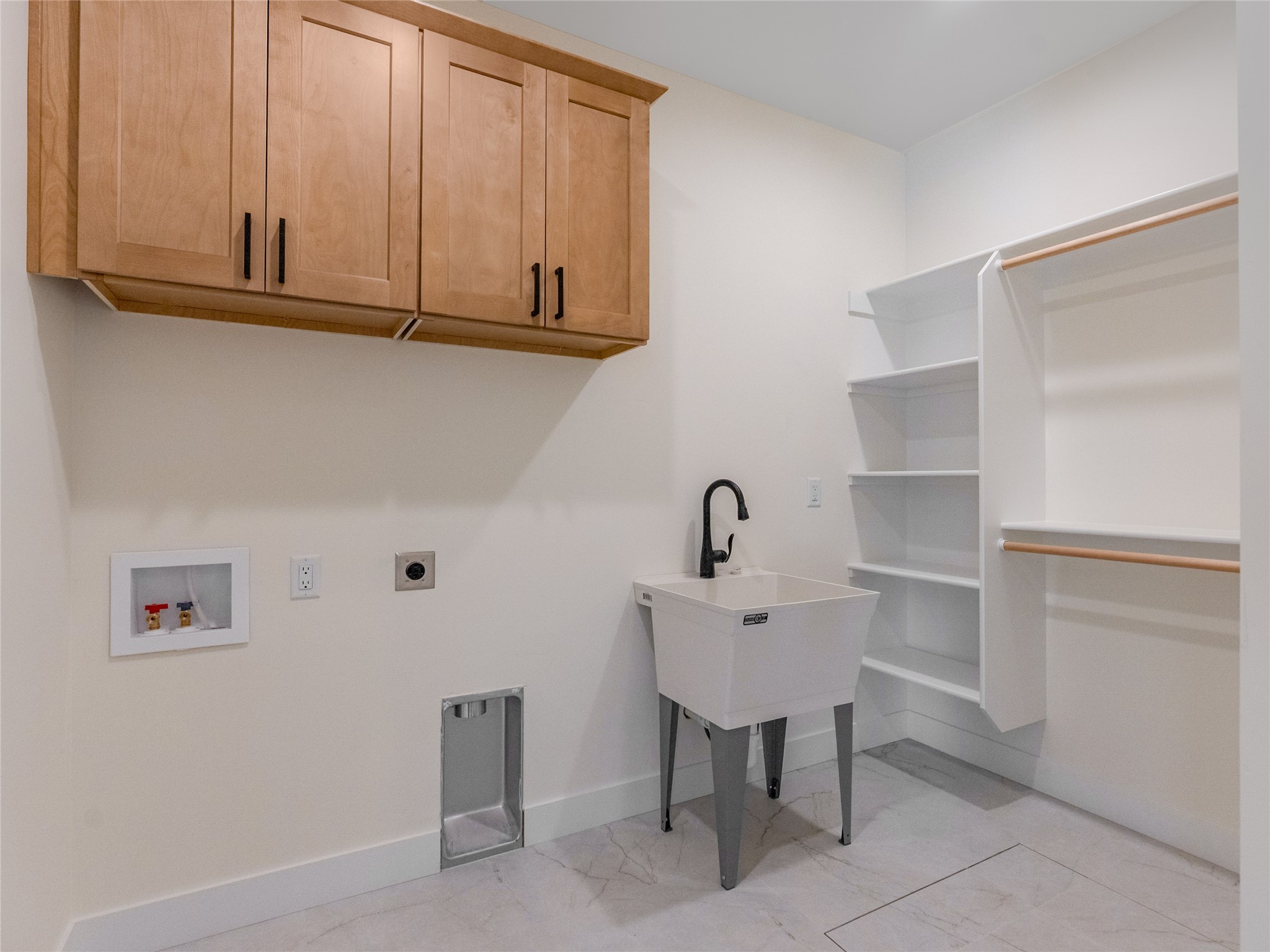 375 Jefferson Street Property Photo 32