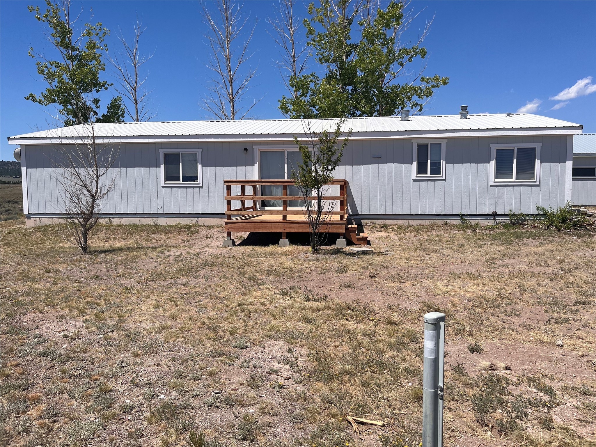 195 N Hill Road Property Photo 1