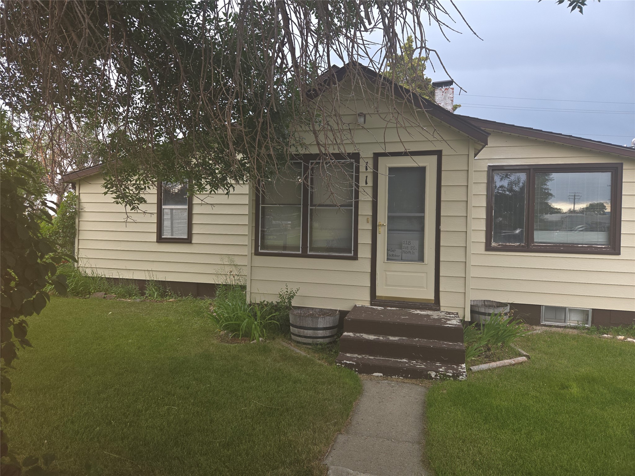118 1st Street N Property Photo 1