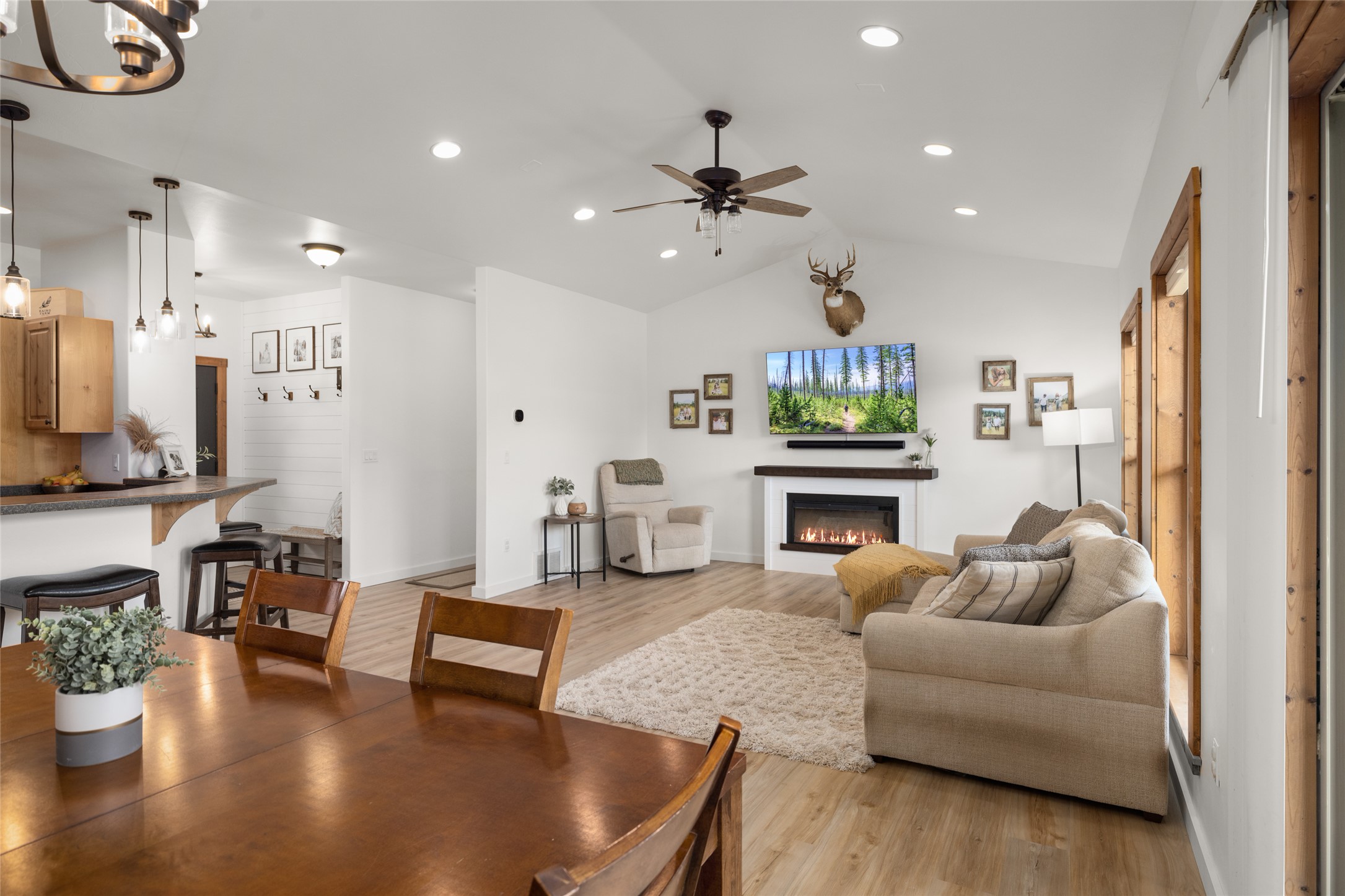 130 Fly Way Property Photo 1