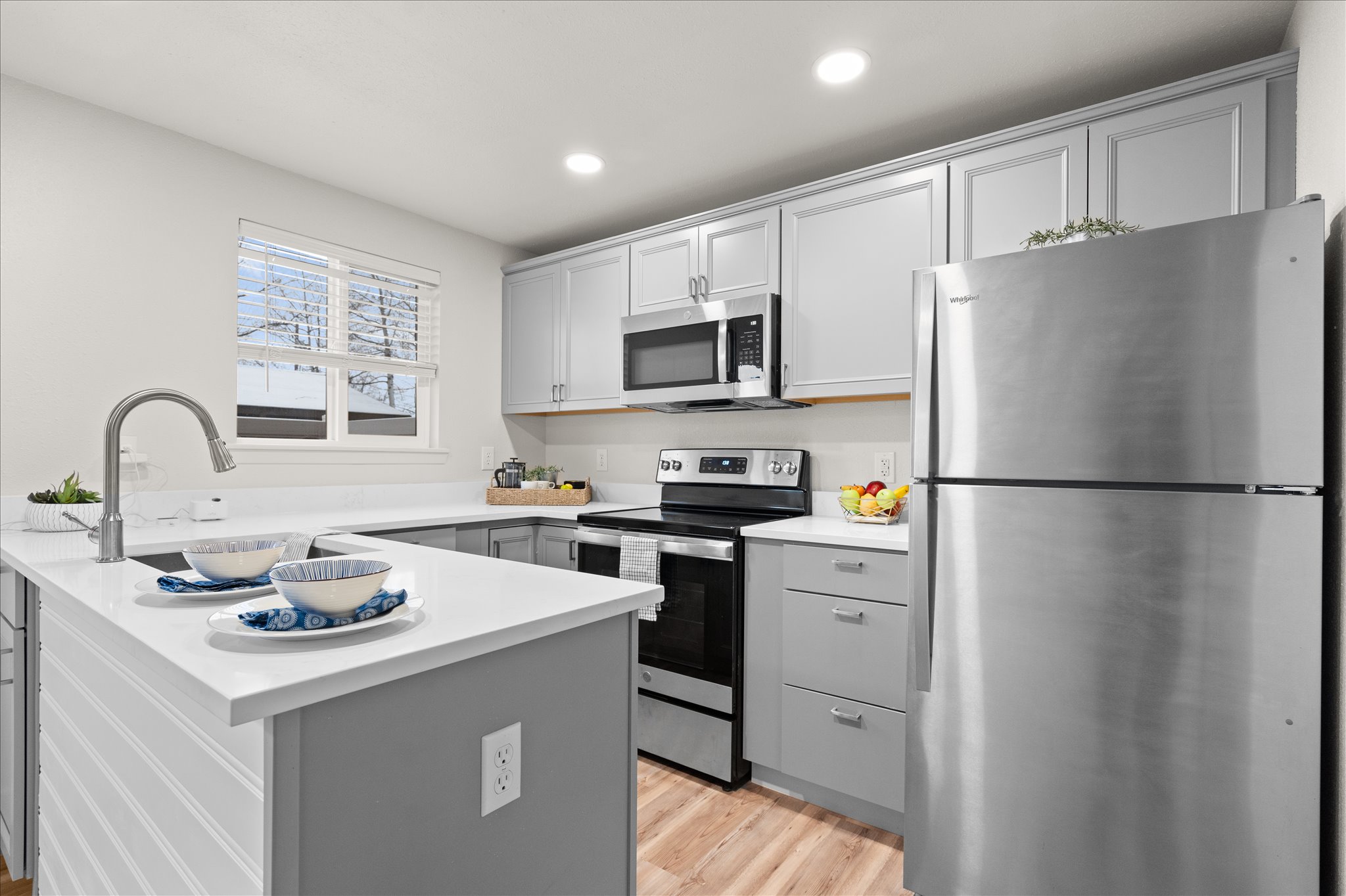 908 2nd Street W 5 Property Photo 1