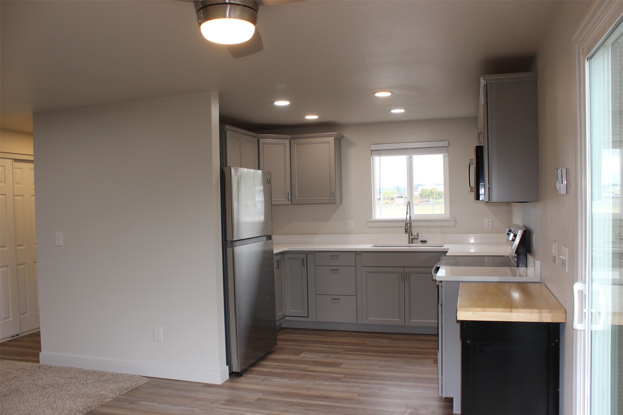 908 2nd Street W 7 Property Photo 25