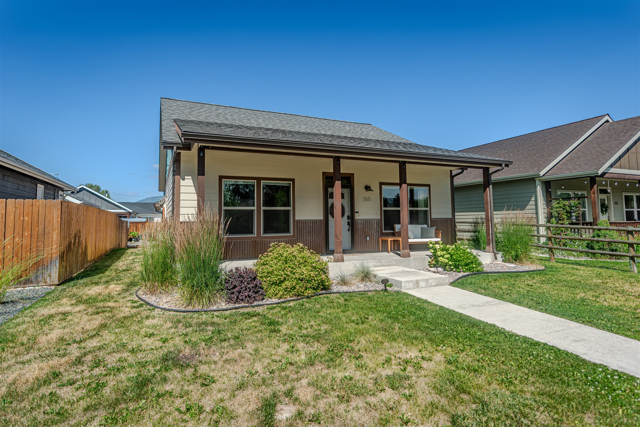 365 Hiberta Street Property Photo 1