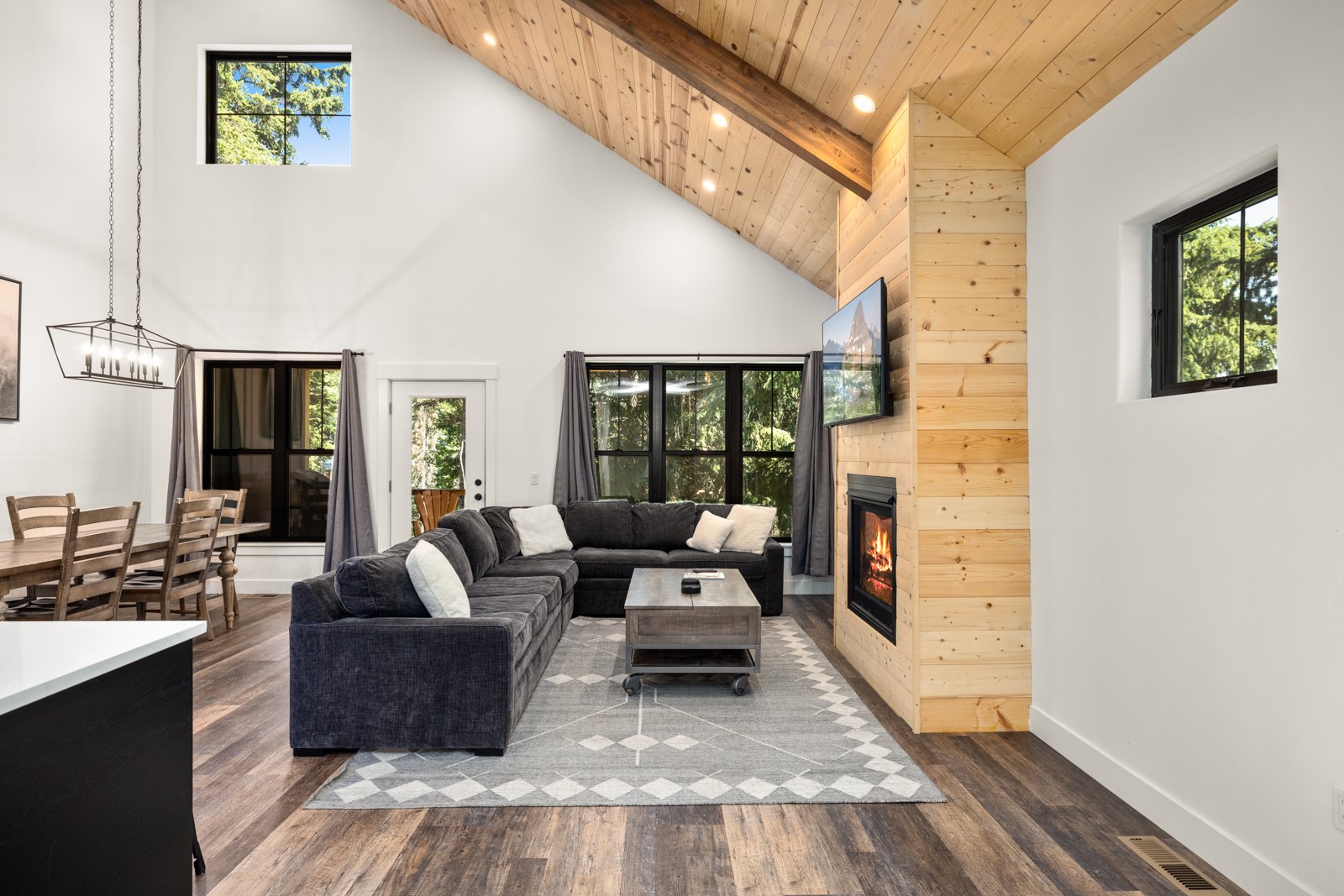 3827 Alpine Glow Avenue B Property Photo 8