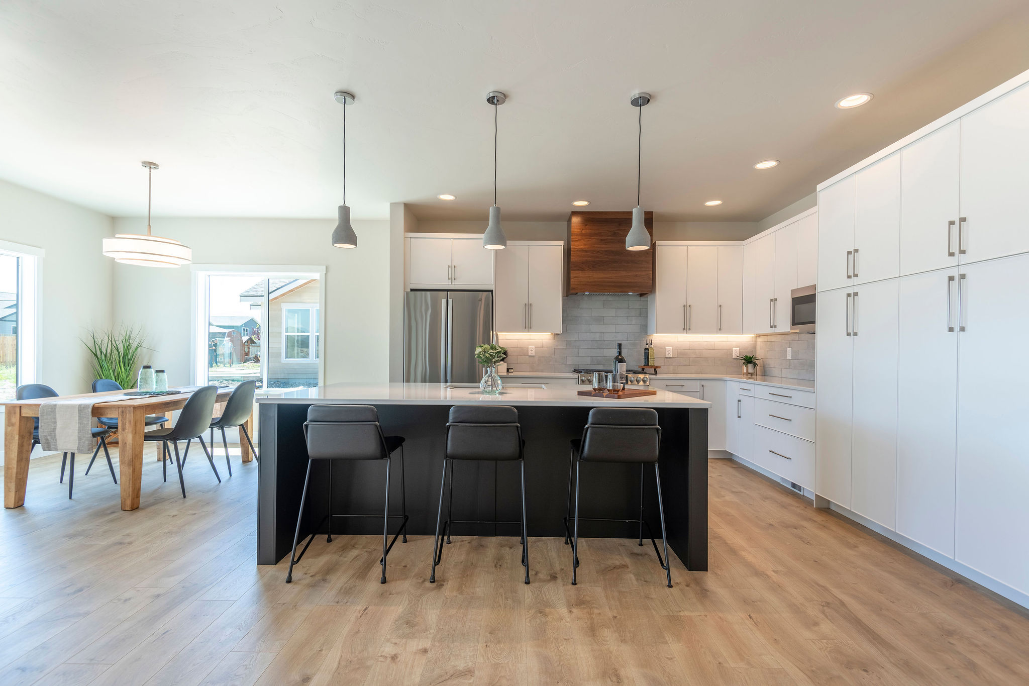 2867 Sarah Avenue Property Photo 3