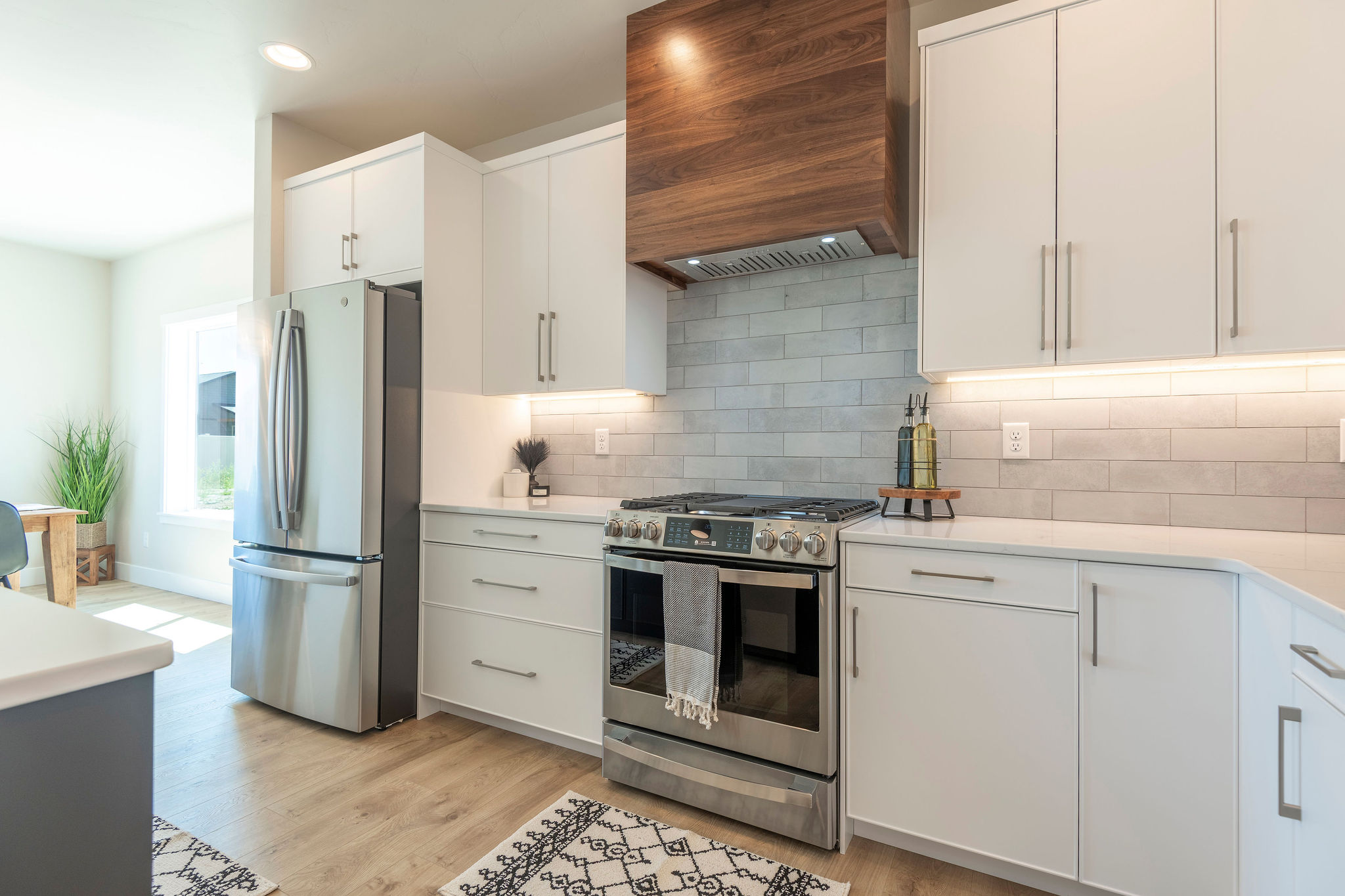 2867 Sarah Avenue Property Photo 4