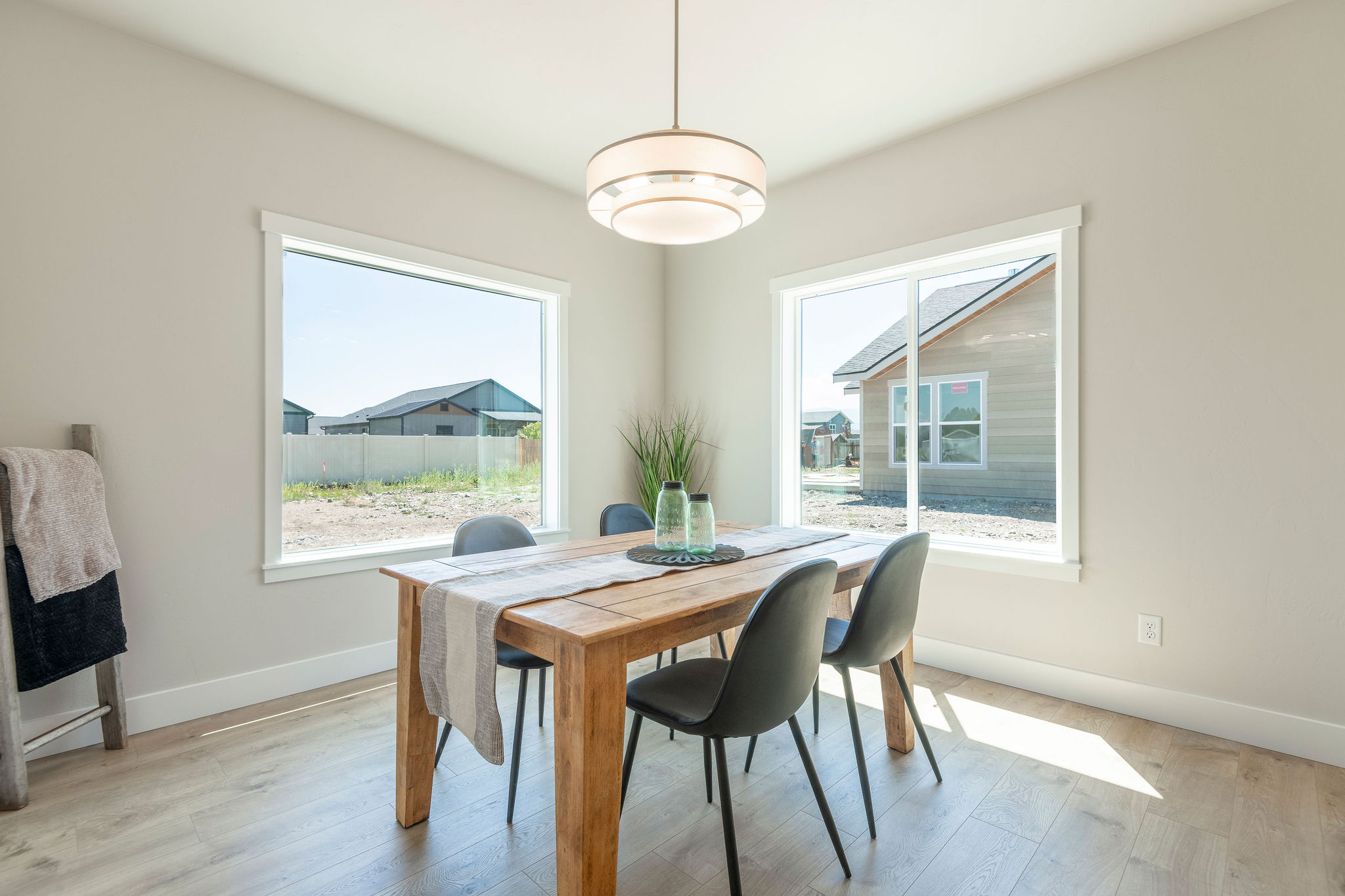 2867 Sarah Avenue Property Photo 6