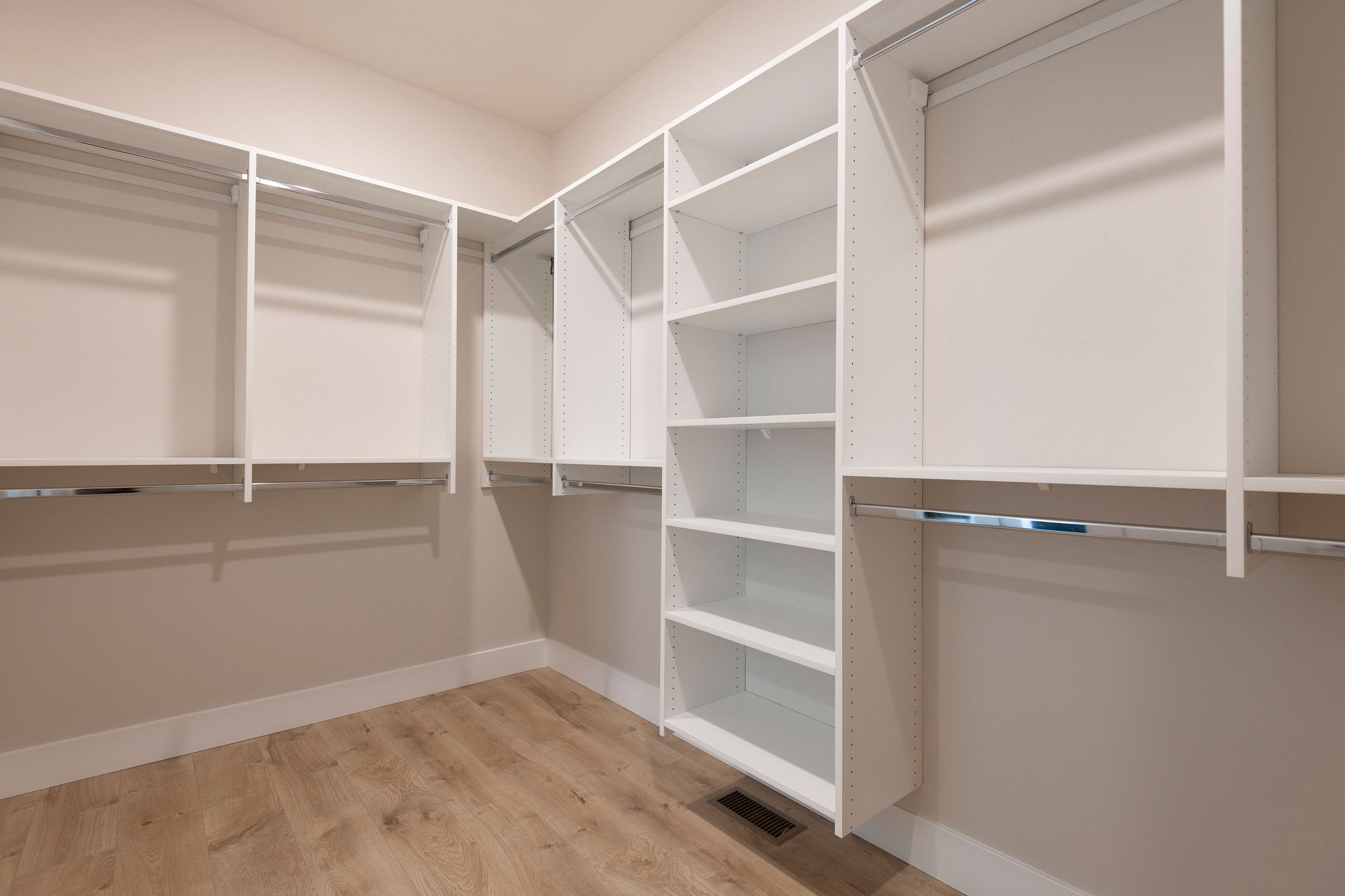 2867 Sarah Avenue Property Photo 15