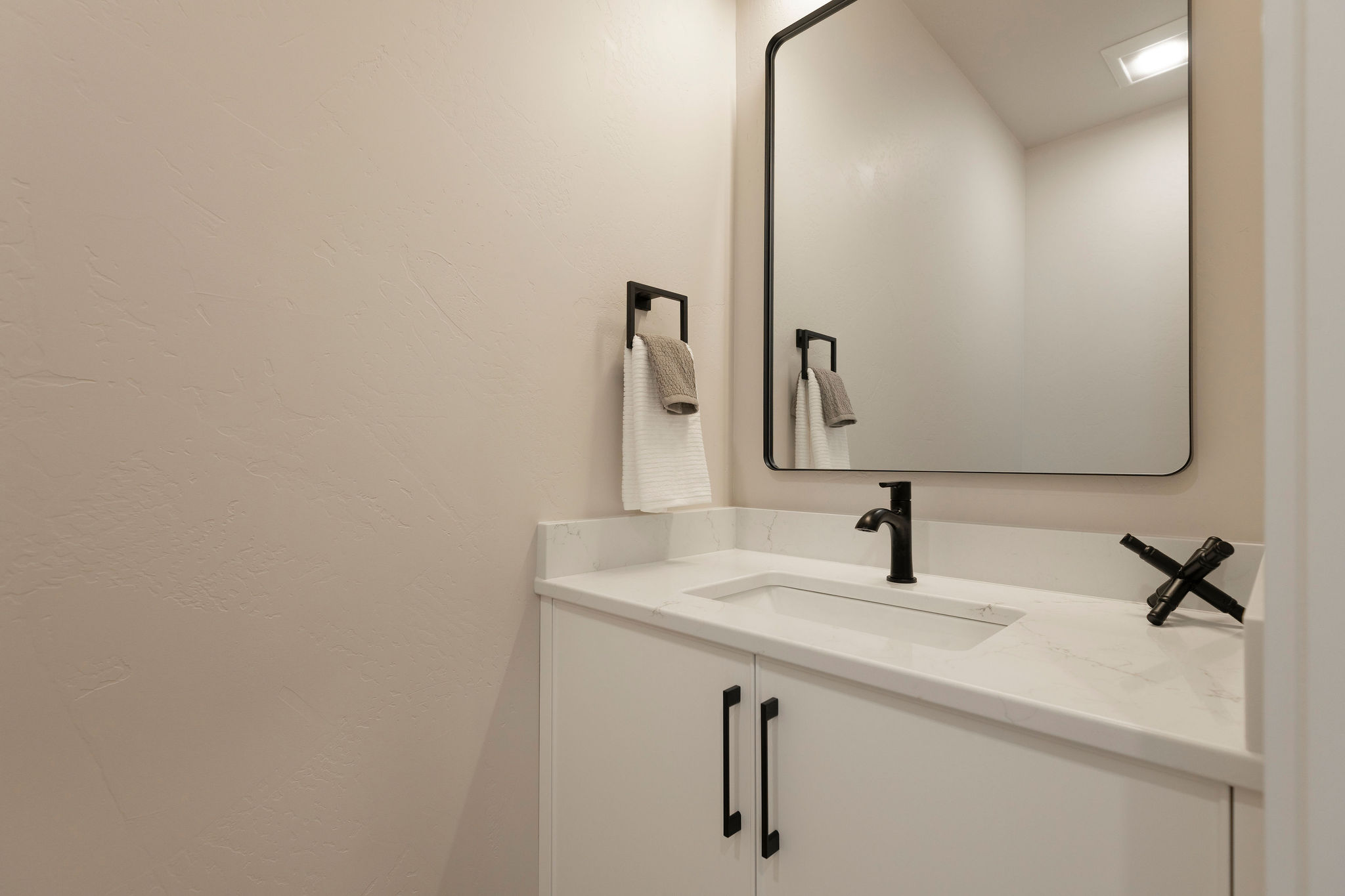 2867 Sarah Avenue Property Photo 21