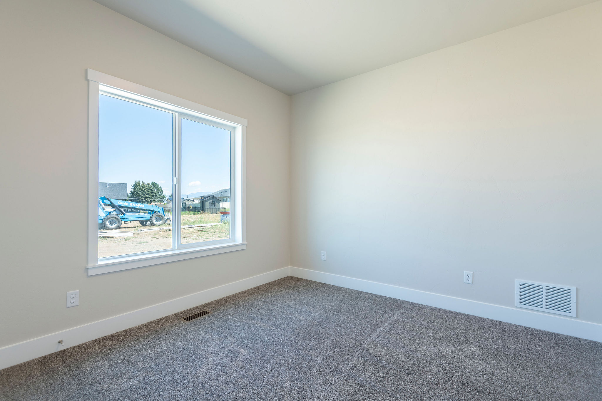 2867 Sarah Avenue Property Photo 28