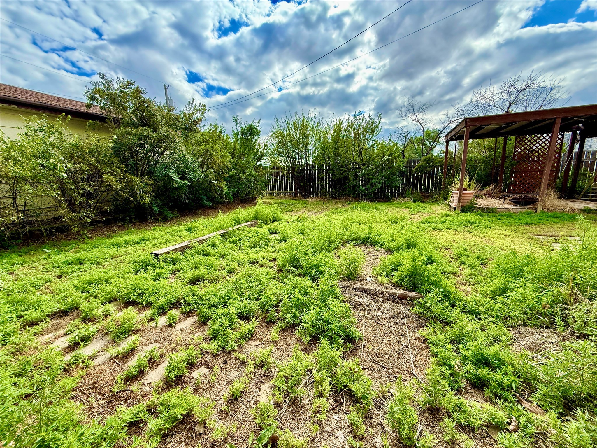 114 N 1st Street E Property Photo 4