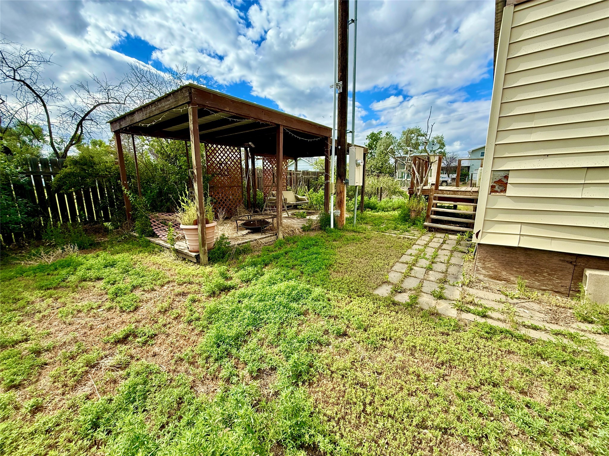 114 N 1st Street E Property Photo 5