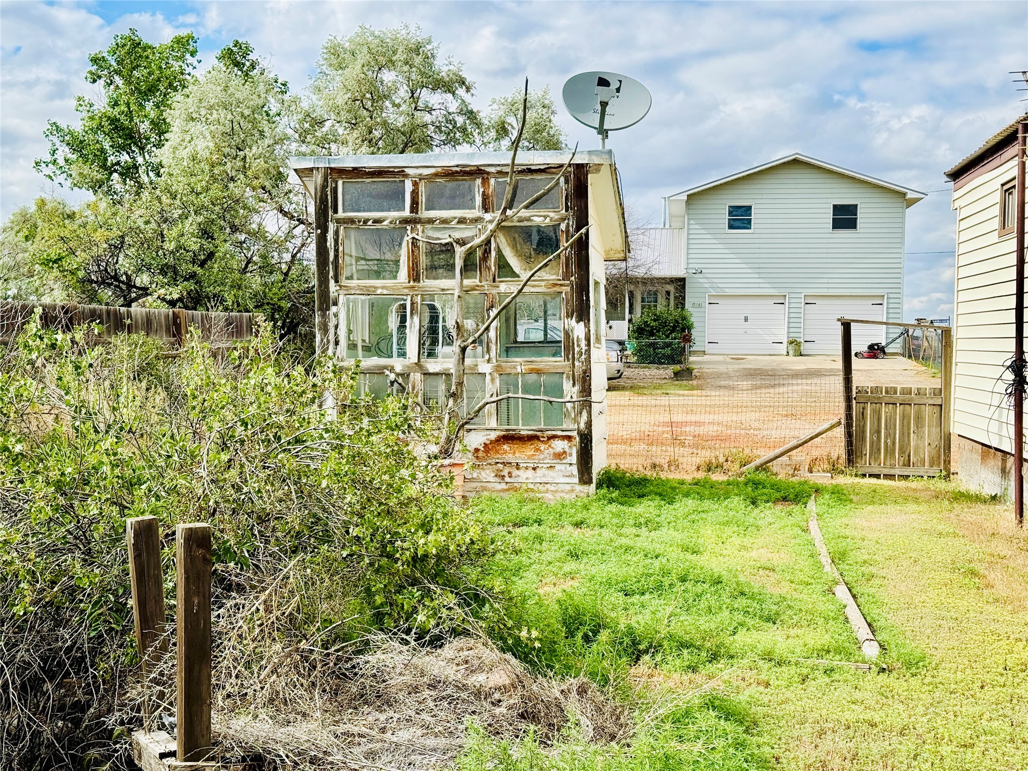 114 N 1st Street E Property Photo 8