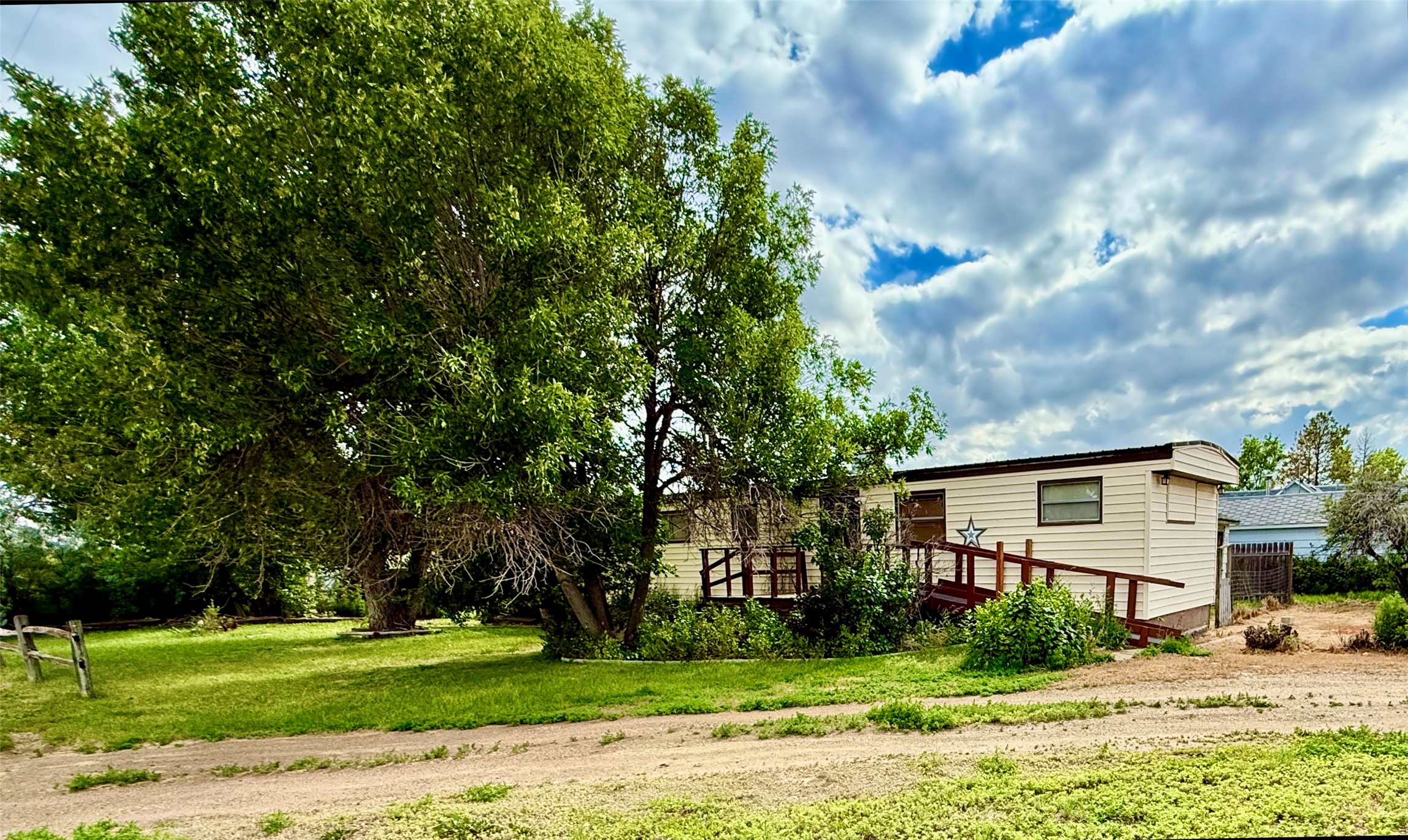 114 N 1st Street E Property Photo 10