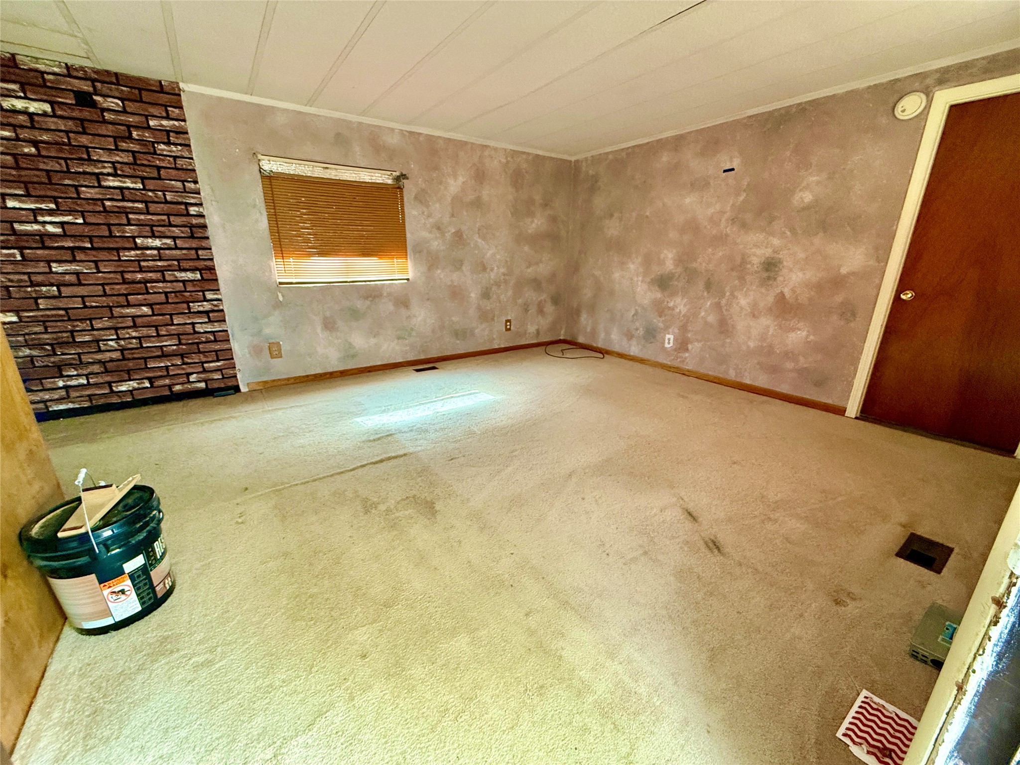 114 N 1st Street E Property Photo 11