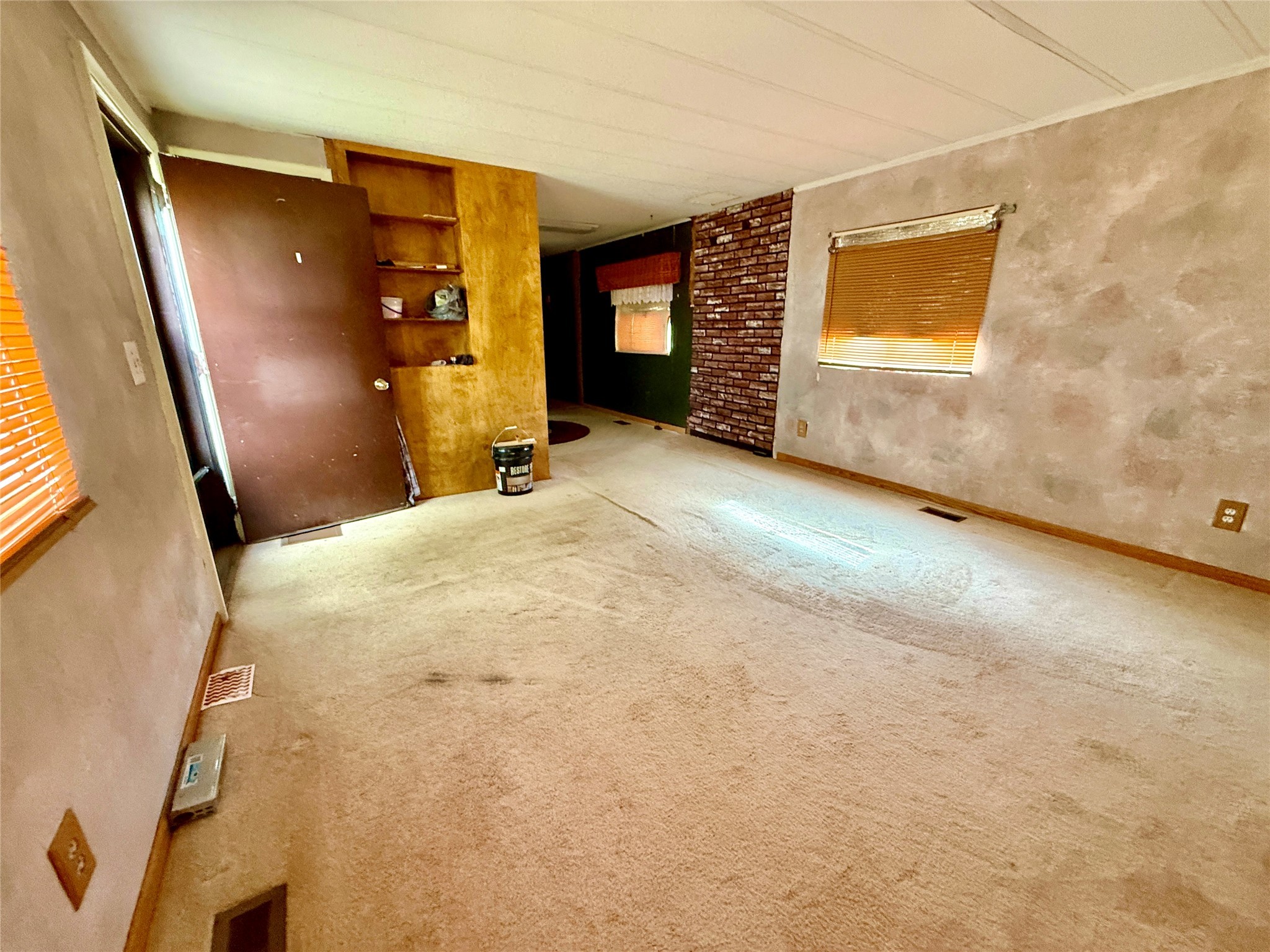 114 N 1st Street E Property Photo 12