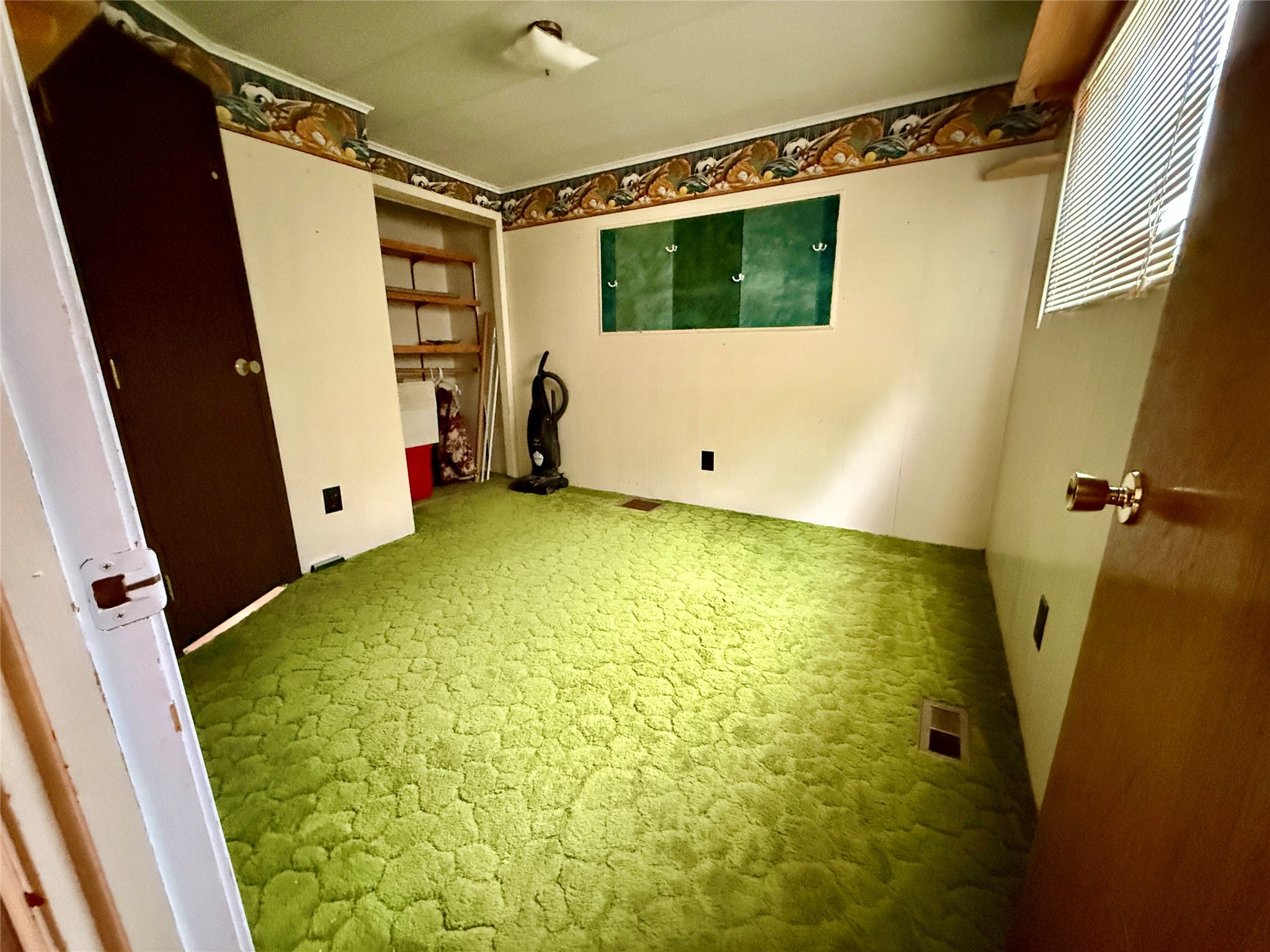 114 N 1st Street E Property Photo 13