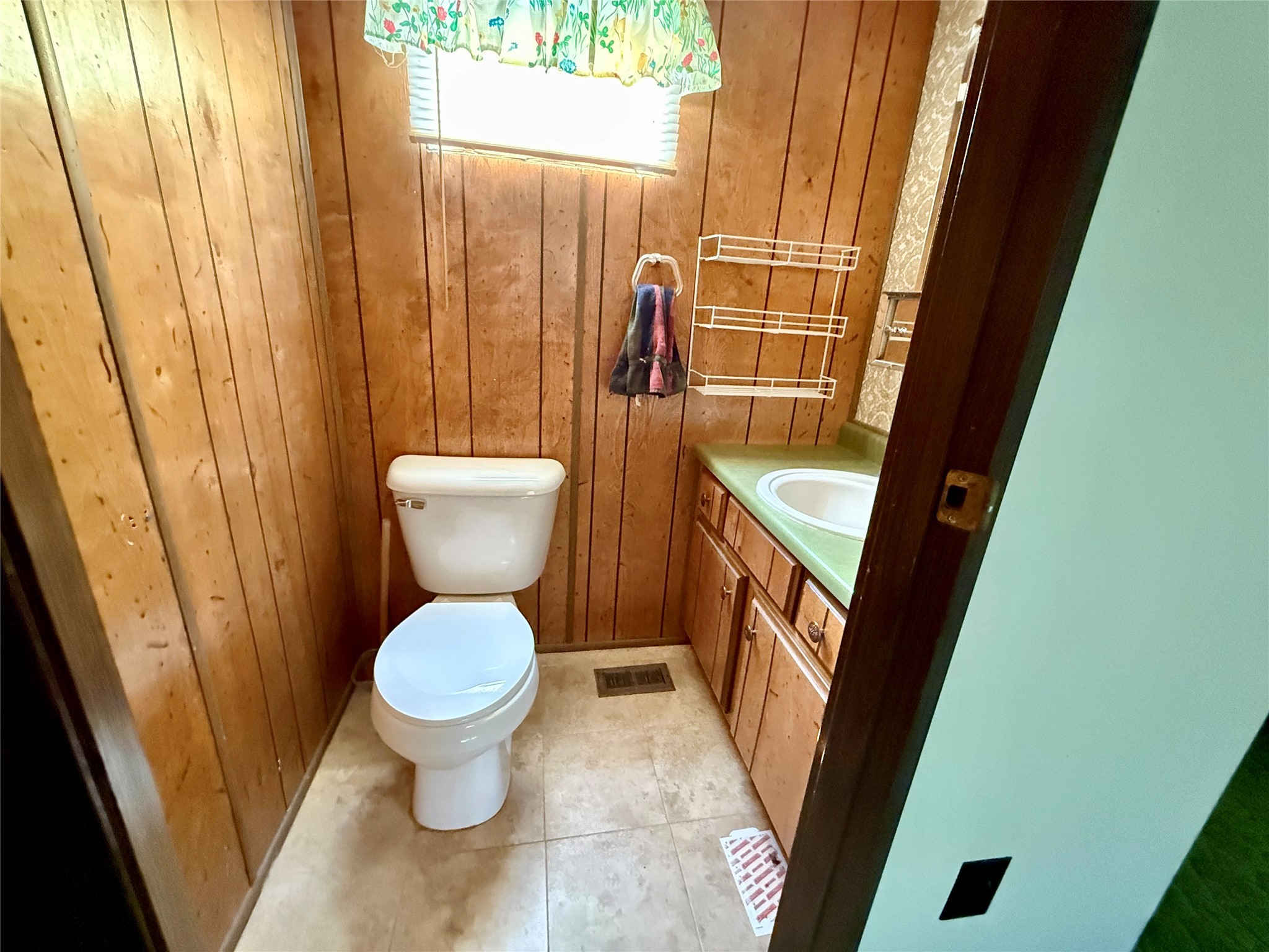 114 N 1st Street E Property Photo 14