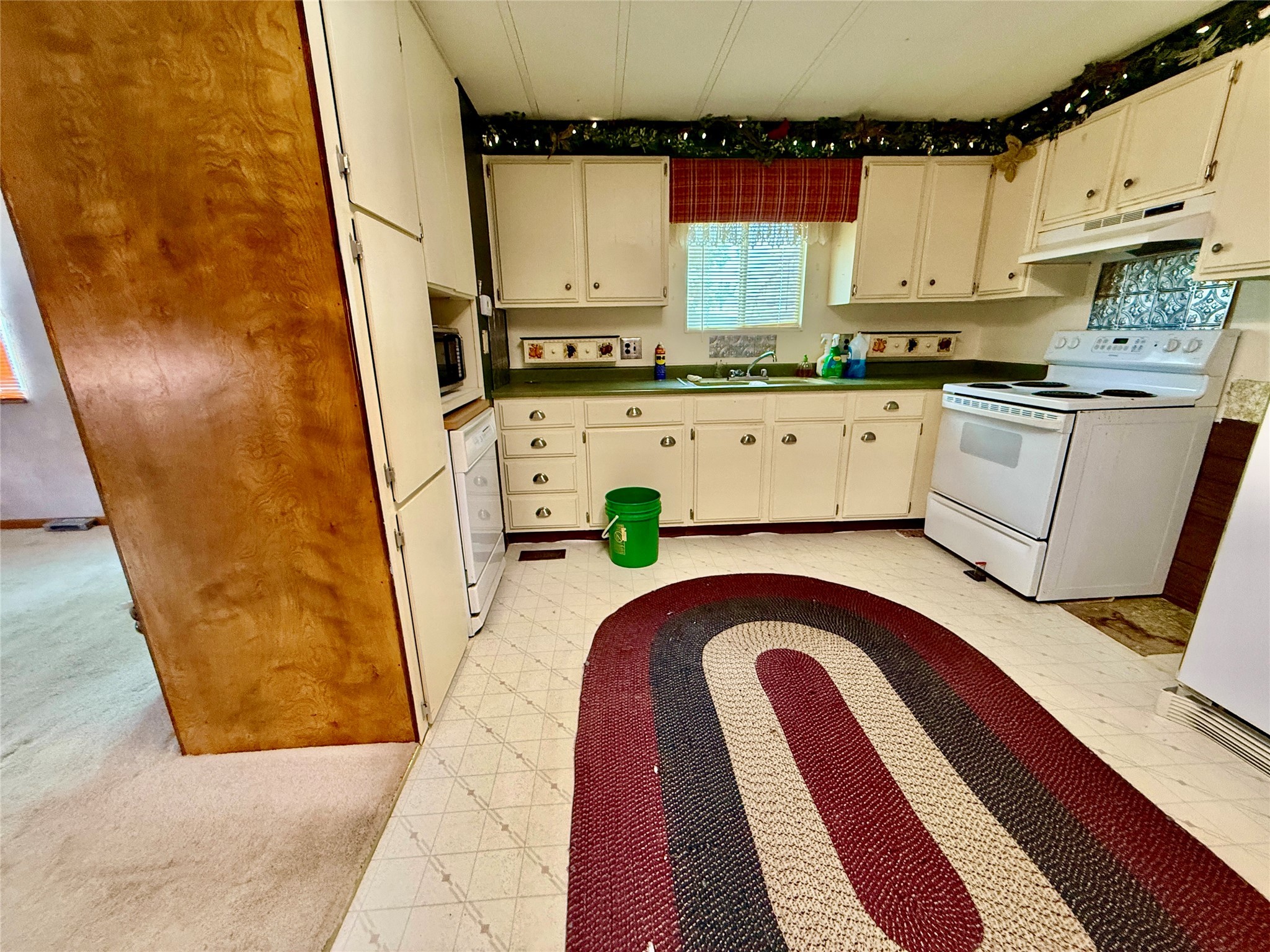 114 N 1st Street E Property Photo 16